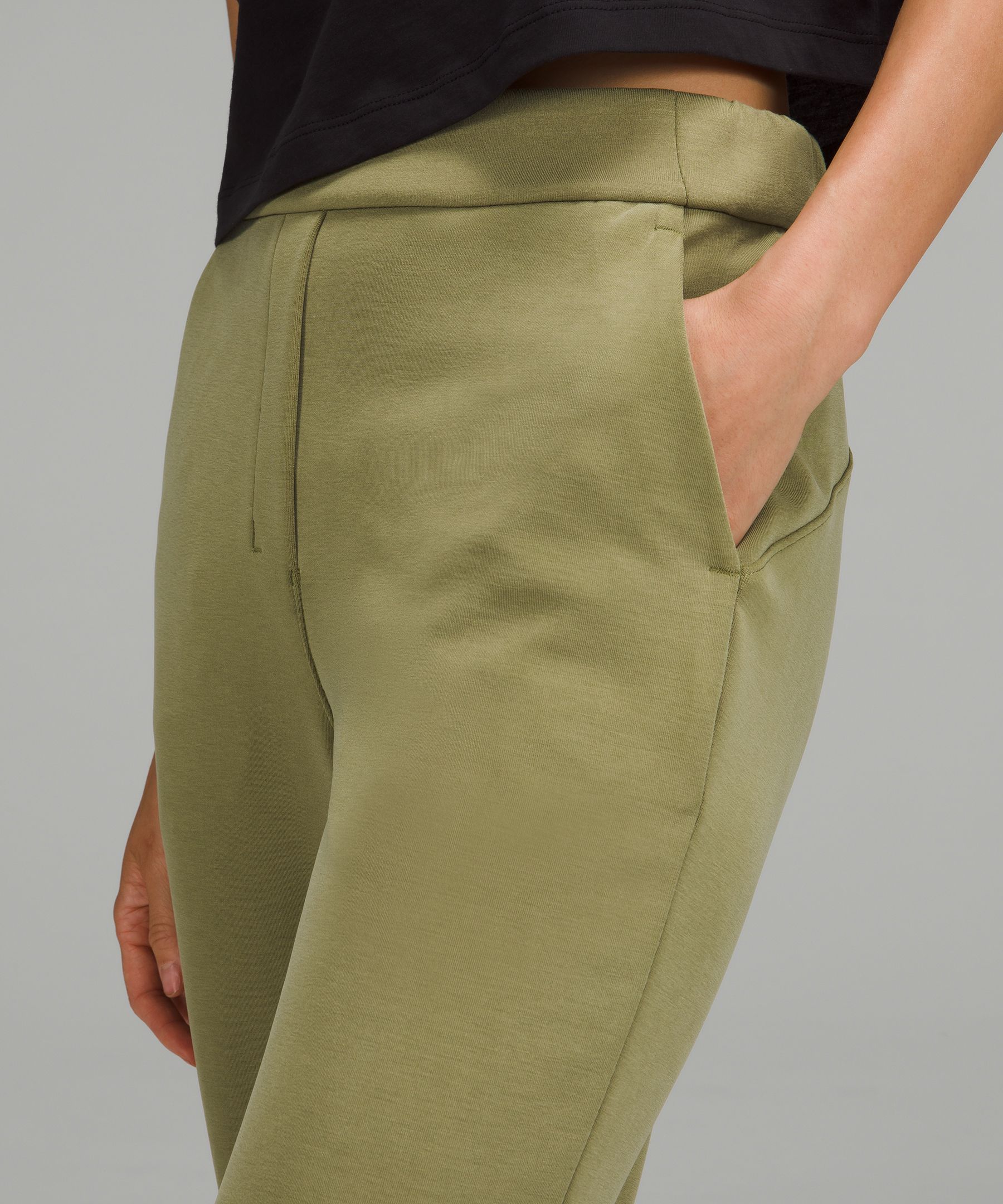 Softstreme Relaxed High-Rise Pant *Asia Fit
