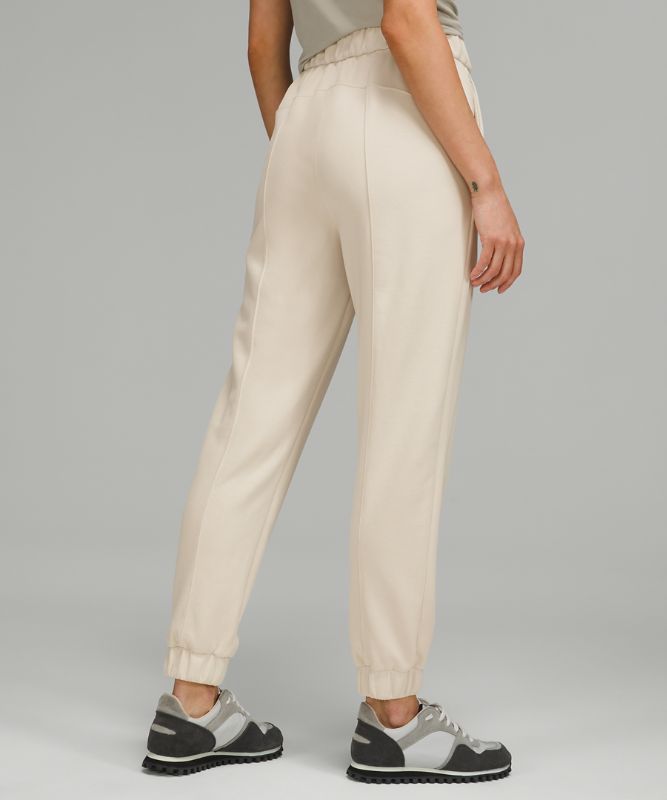 Softstreme Relaxed High-Rise Pant *Asia Fit