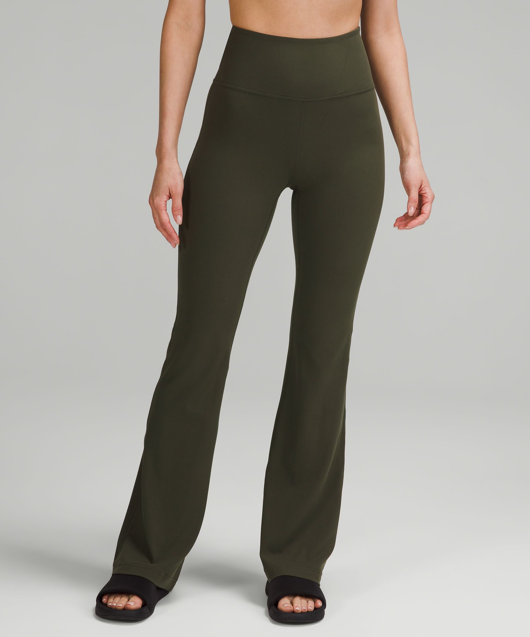 Smooth Fit Split-Hem High-Rise Flared Pants *Asia Fit