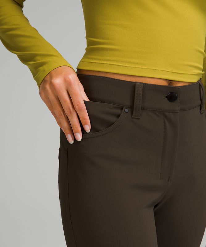 Pantalones City Sleek de corte estrecho, con cinco bolsillos y talle alto *Largo completo