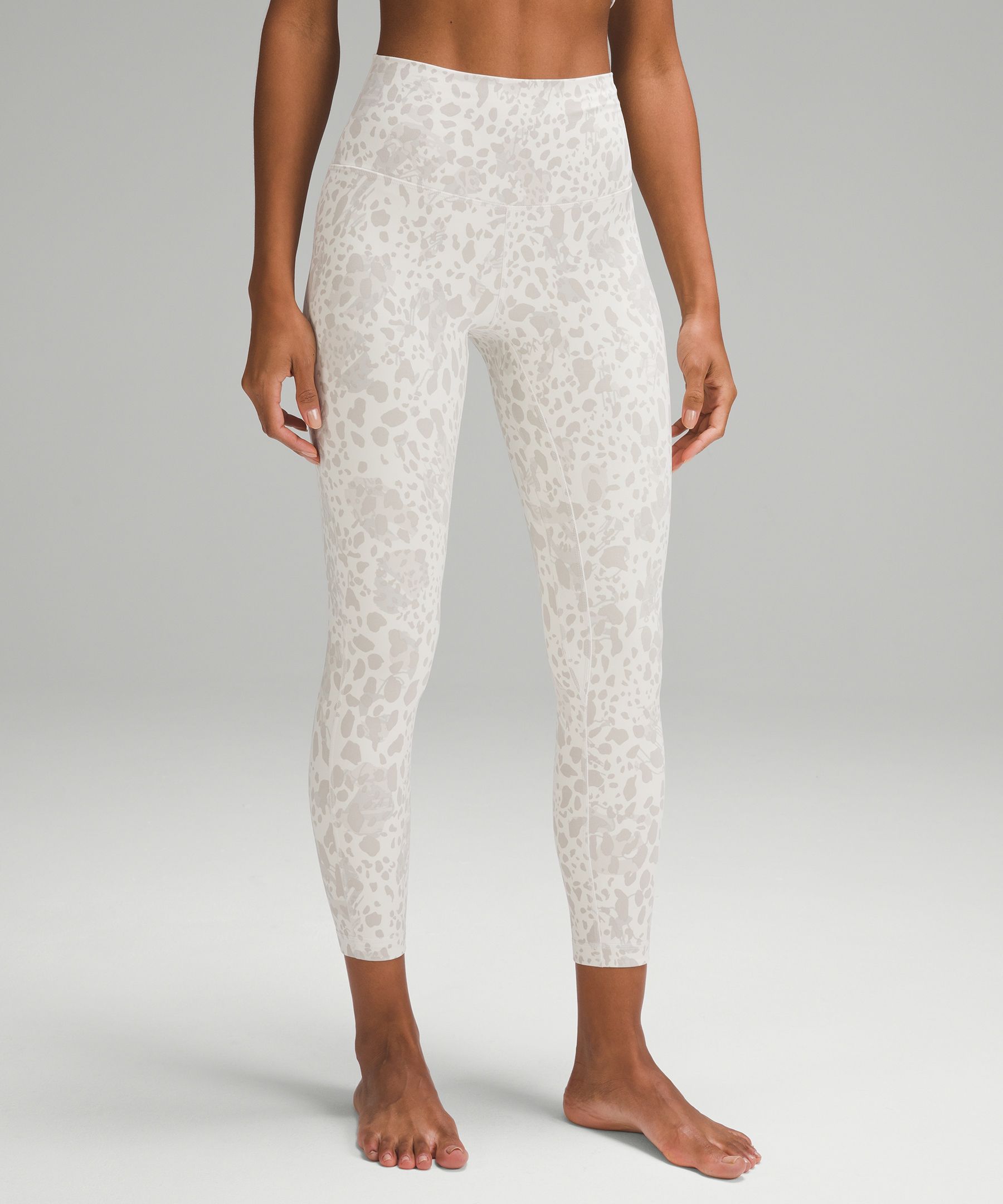 https://images.lululemon.com/is/image/lululemon/LW5EKNS_056012_1?size=800,800