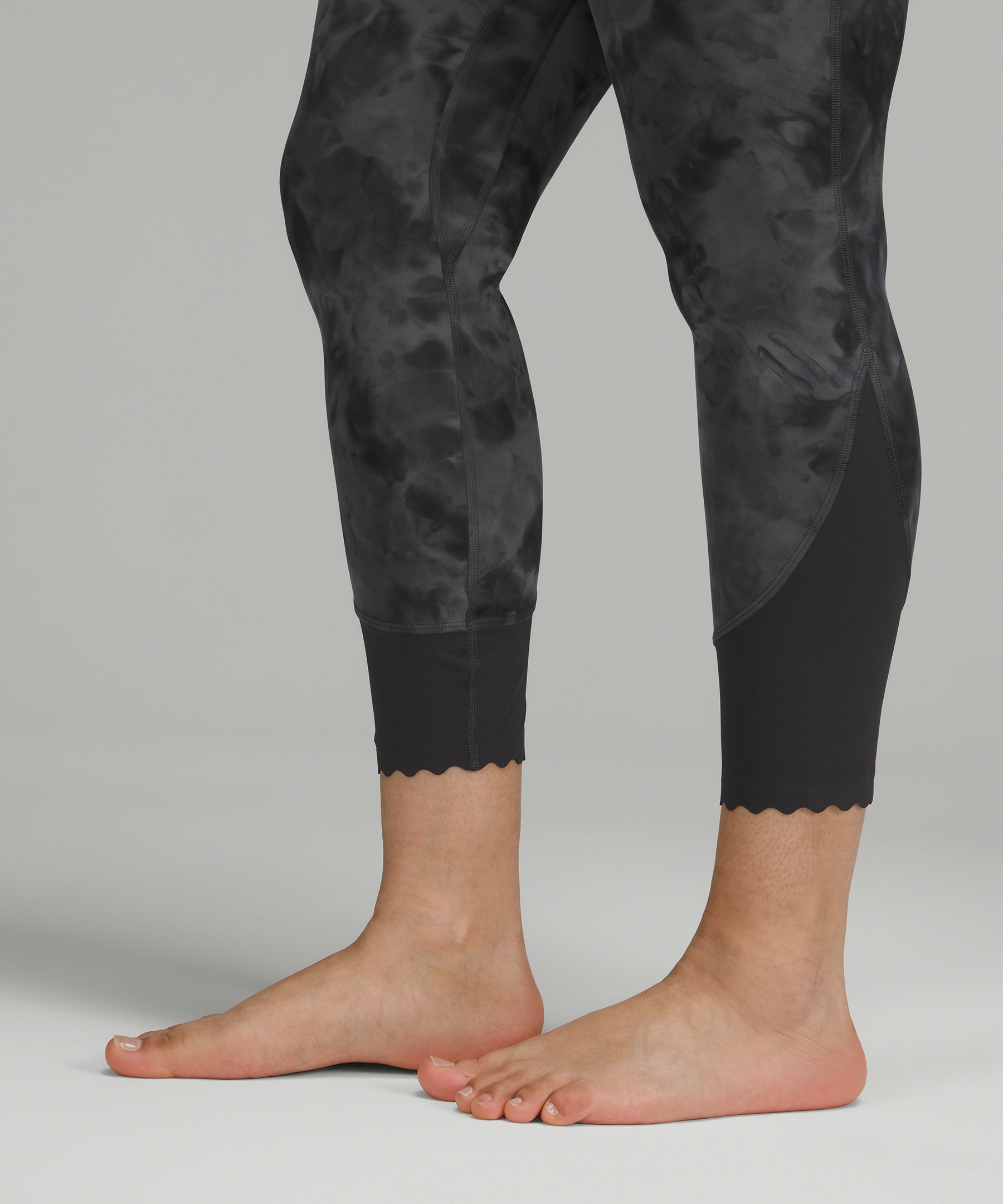 Lululemon scalloped tights hotsell