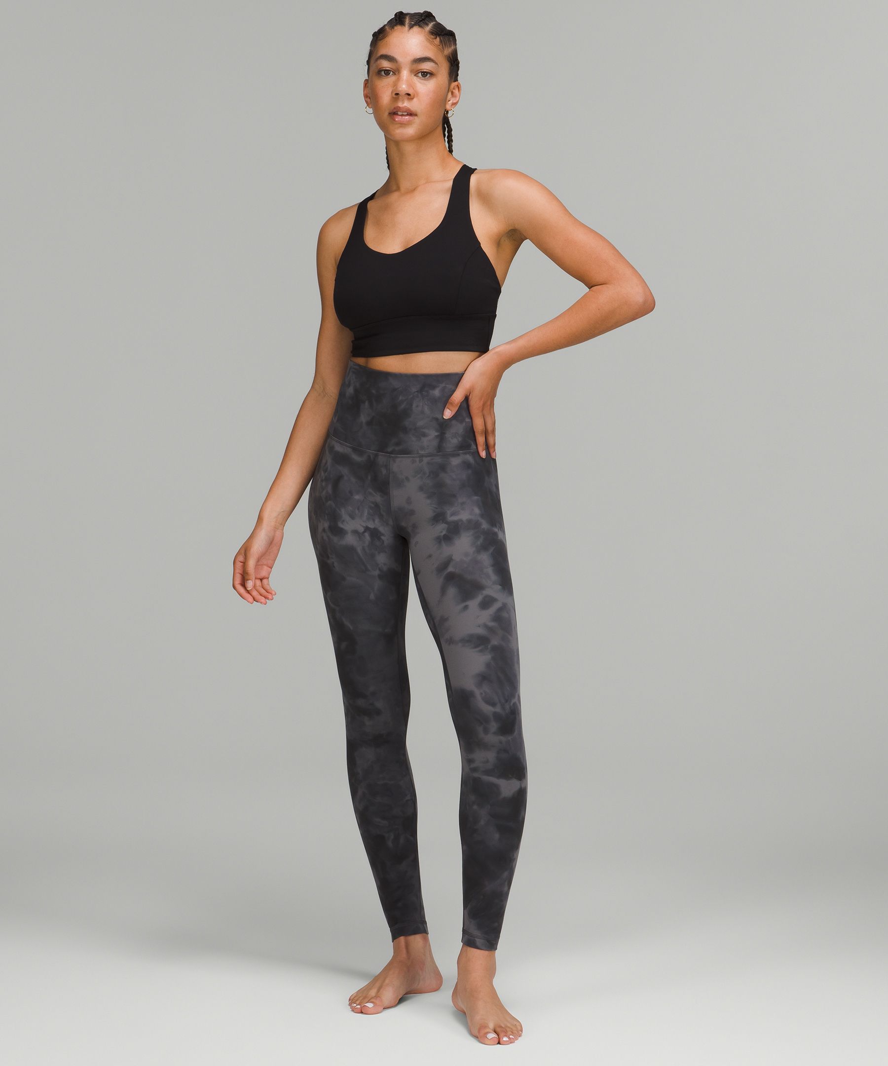 Lululemon High-Waisted Yoga Pants with Sculpted Fit and Breathable Fabric