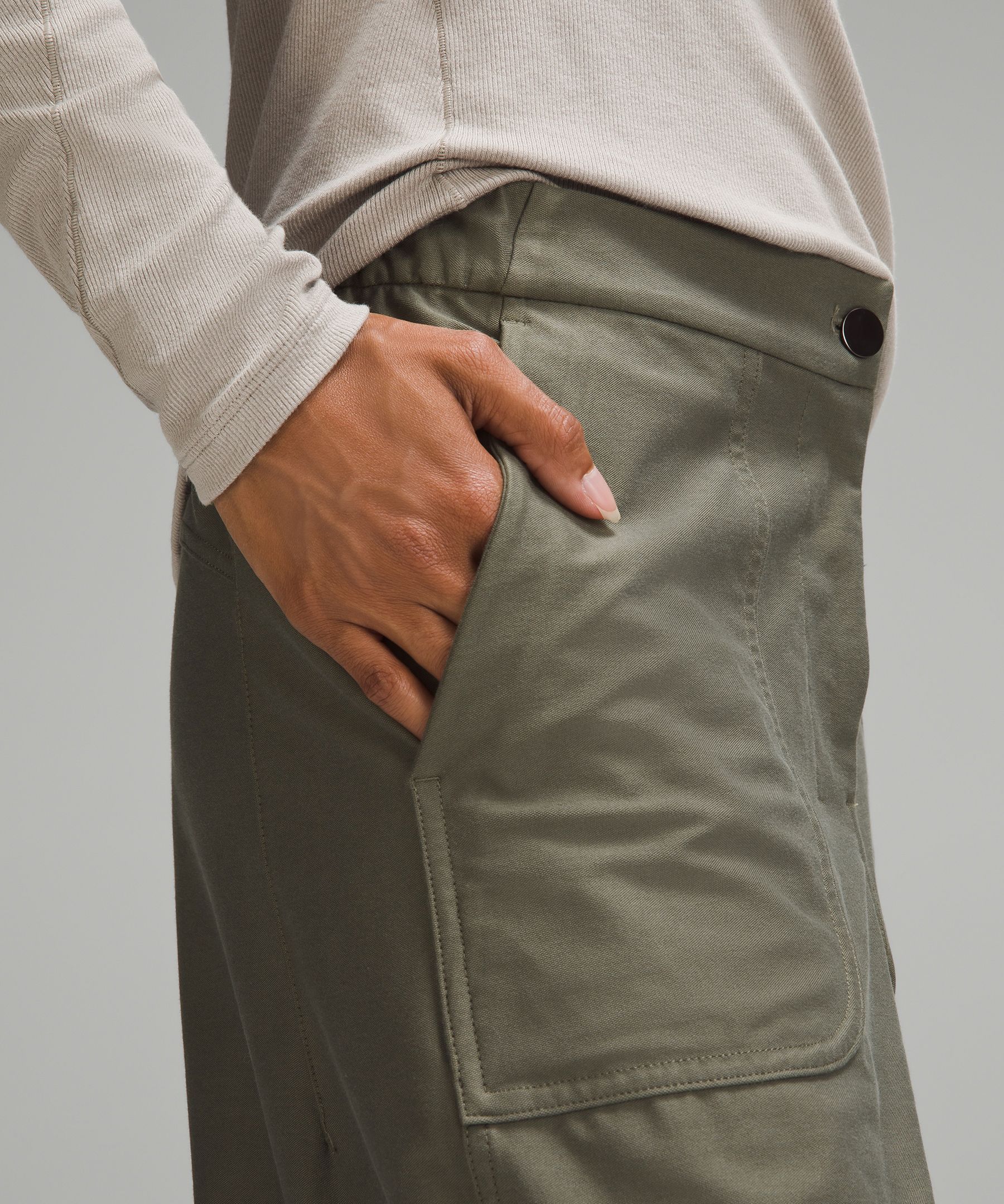 Lululemon Women Light Utilitech Cargo Pocket High-Rise Cropped Pants Size  29 NEW