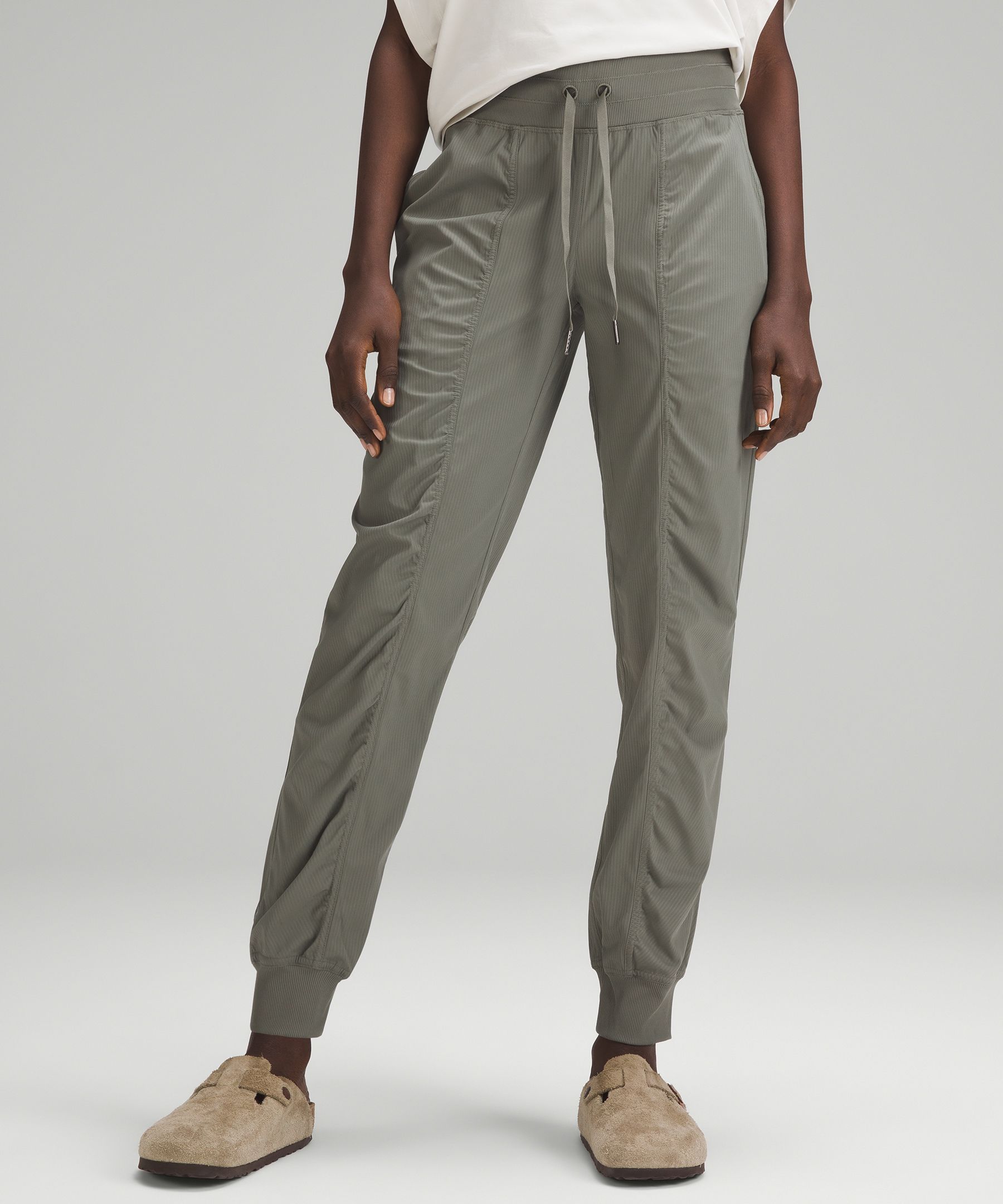 Effortless. Everywhere. On-trend. The Sage Jogger is made from
