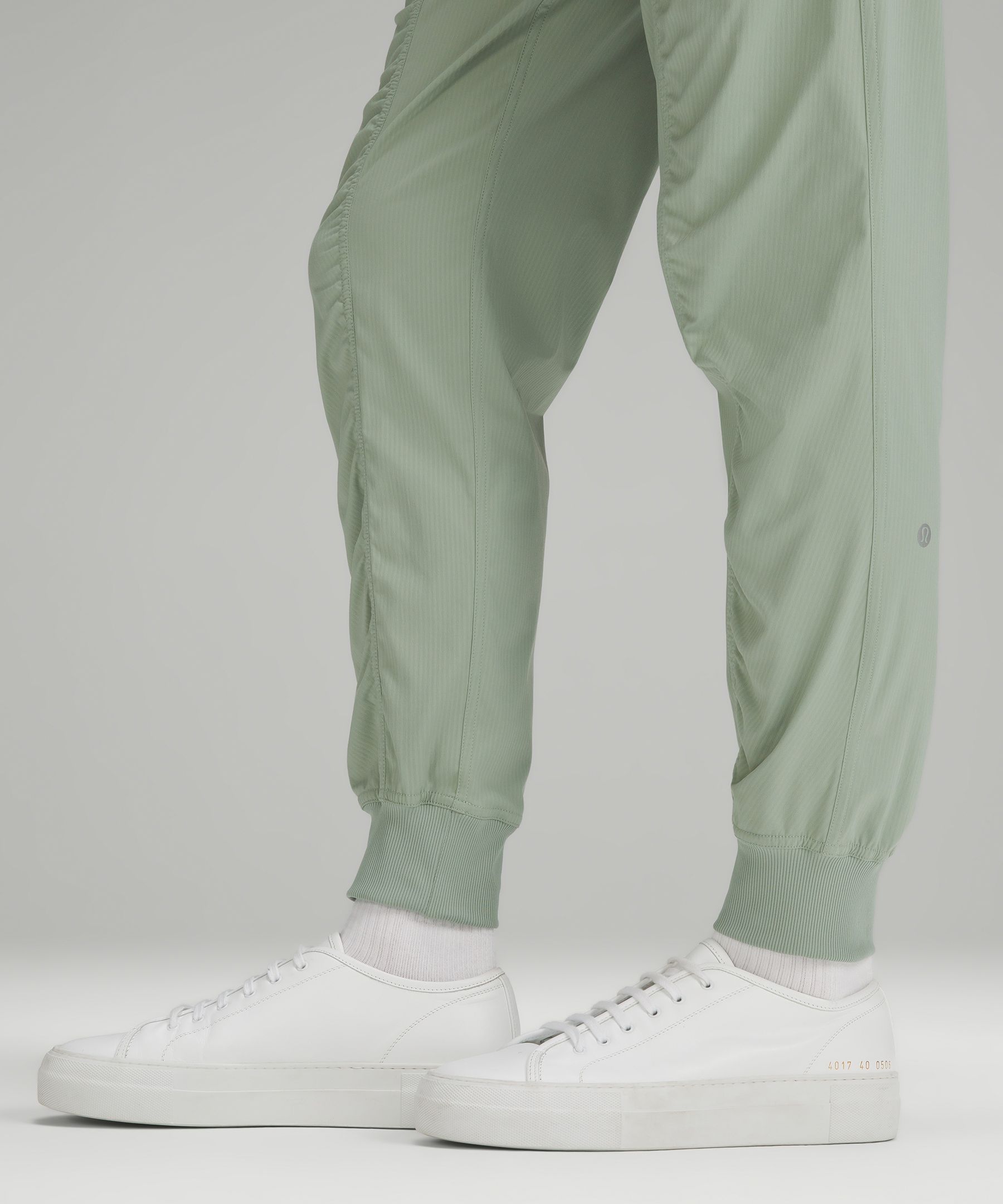 Lululemon on sale green joggers