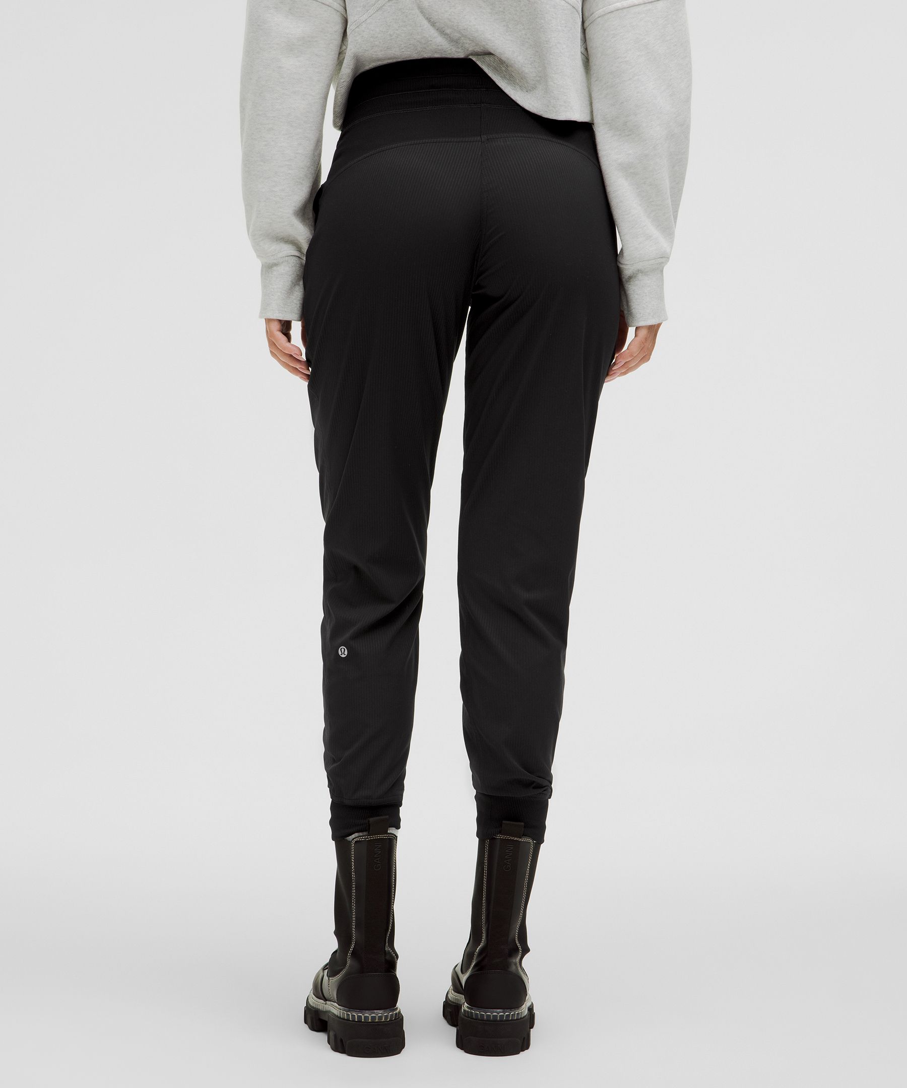 Dance Studios Jogger Size 6 : r/lululemon