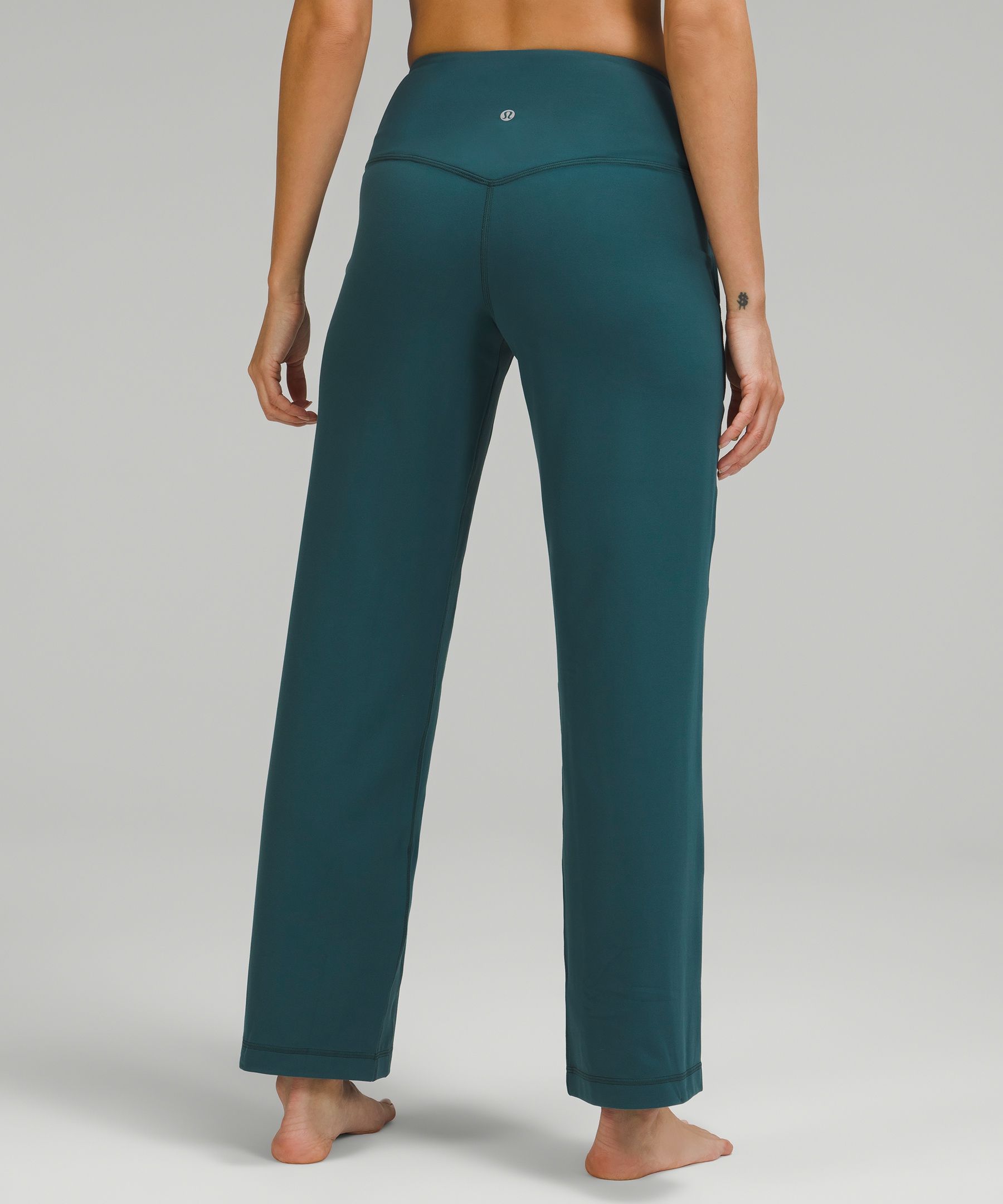 Lululemon Aligh High Rise Wide leg Pant (short), Women's Fashion,  Activewear on Carousell