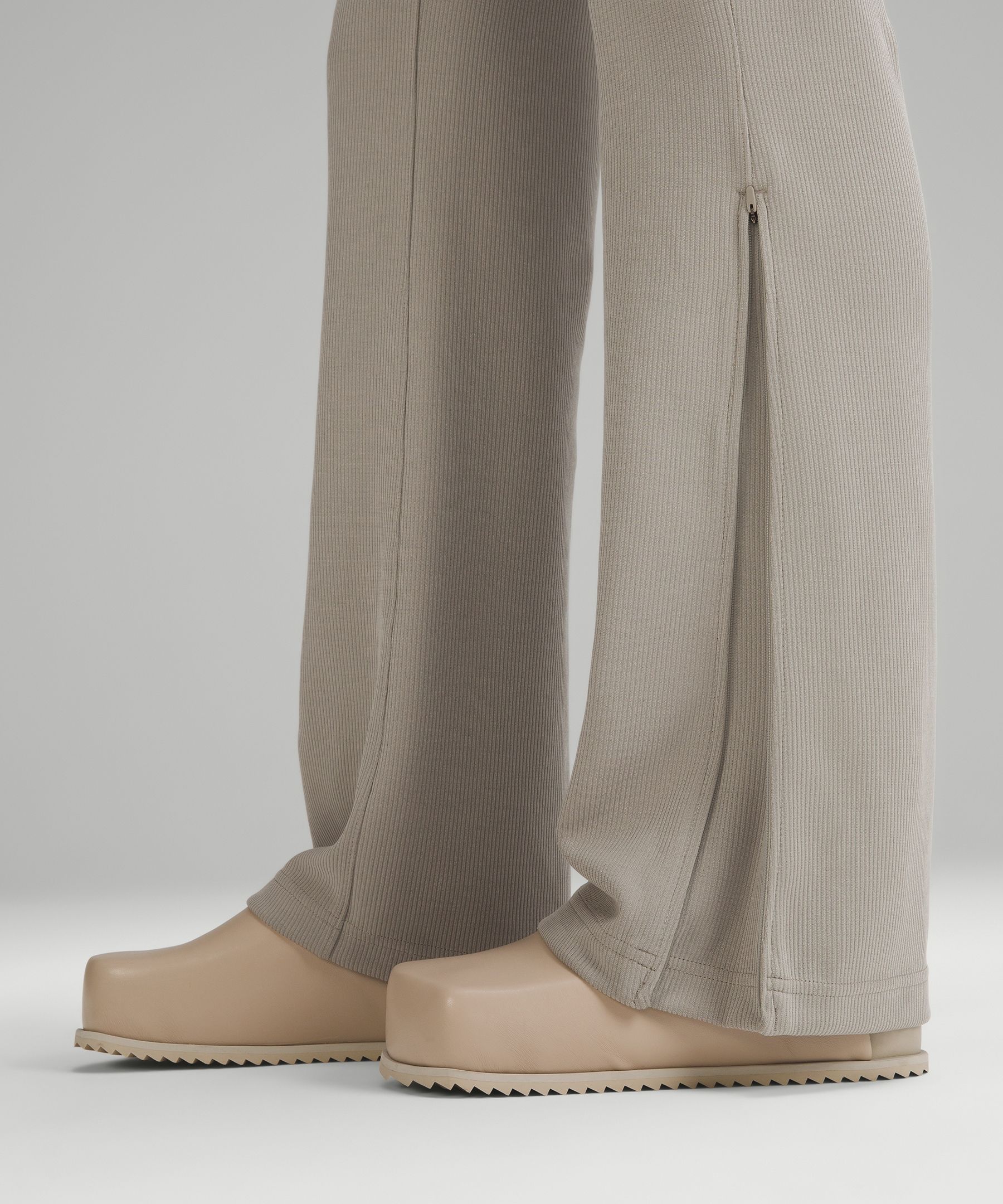 Length on Brushed Softstreme ribbed Flare Zip Pants : r/lululemon