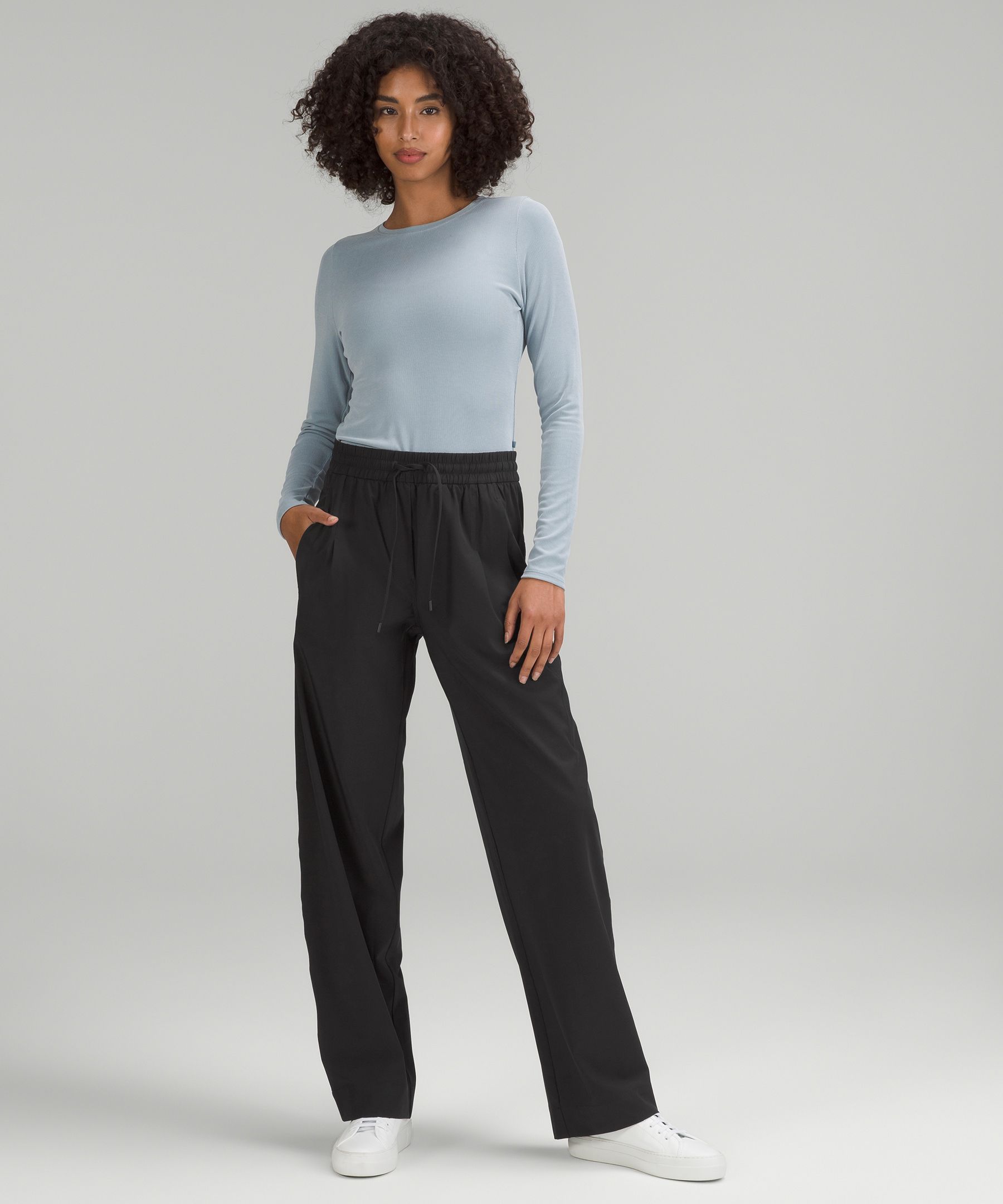 Stretch Woven Wide Leg HR Pant in black I'm 5'11 for reference! : r