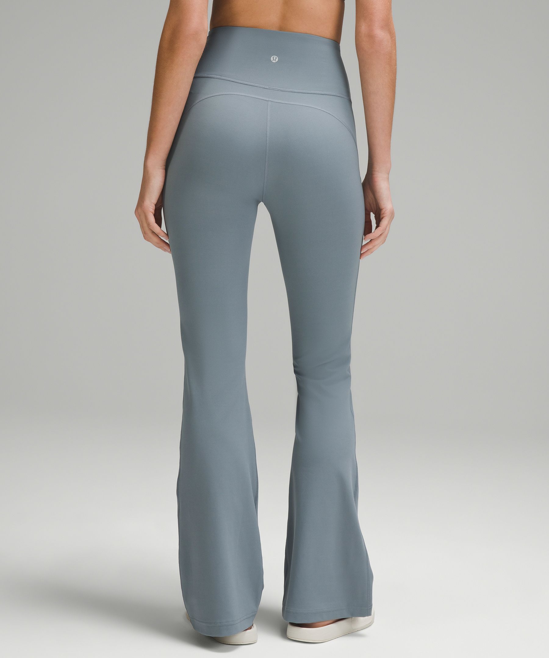 M or Size 6) Lululemon Groove Super-High-Rise Flared Pant Nulu