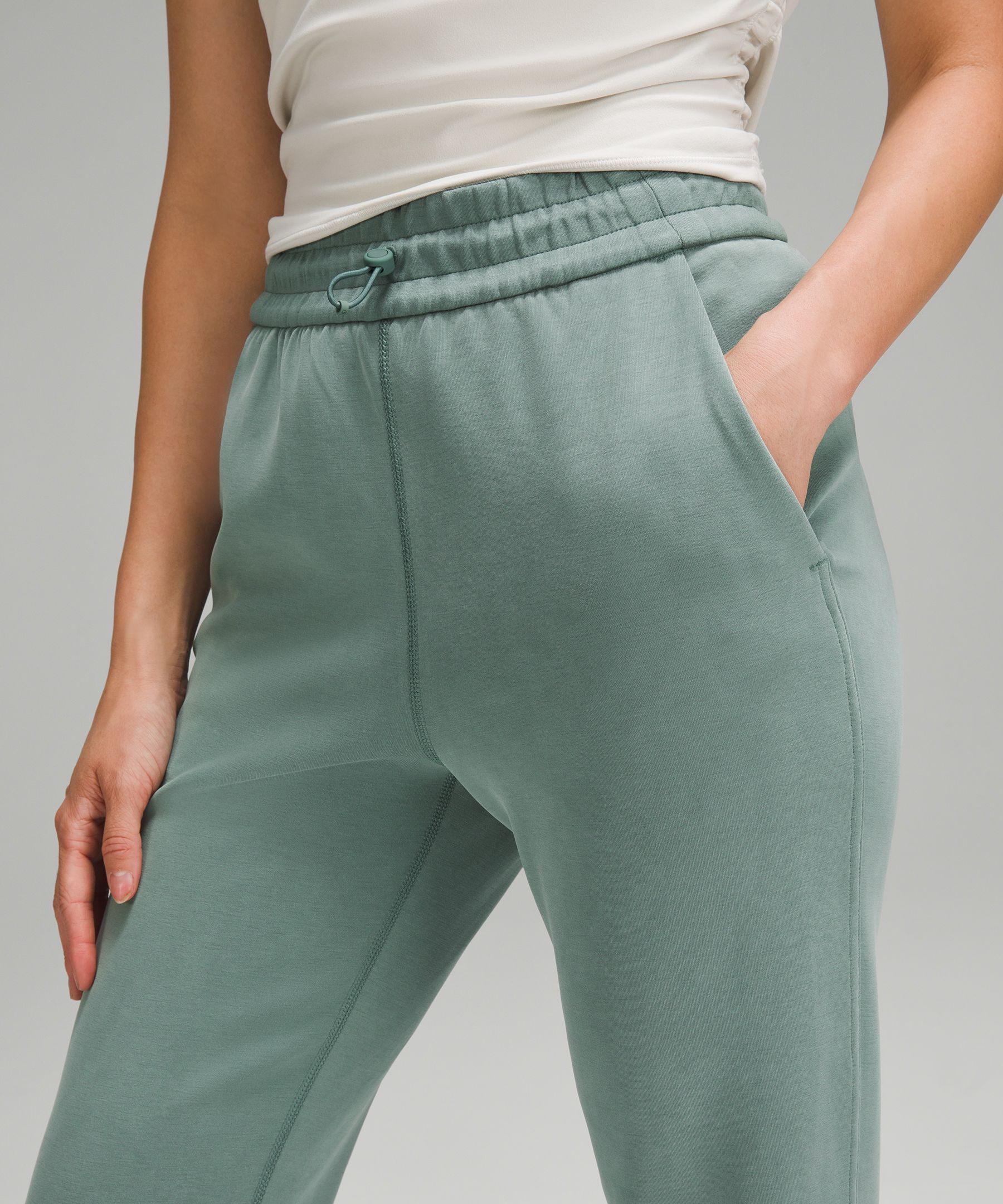 LULULEMON, Softstreme High-Rise Pants *Asia Fit