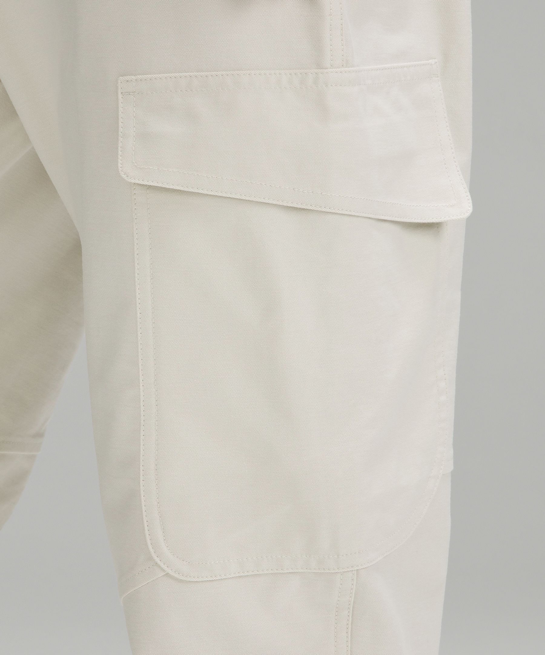 Light Utilitech Cargo Pocket High-Rise Pants