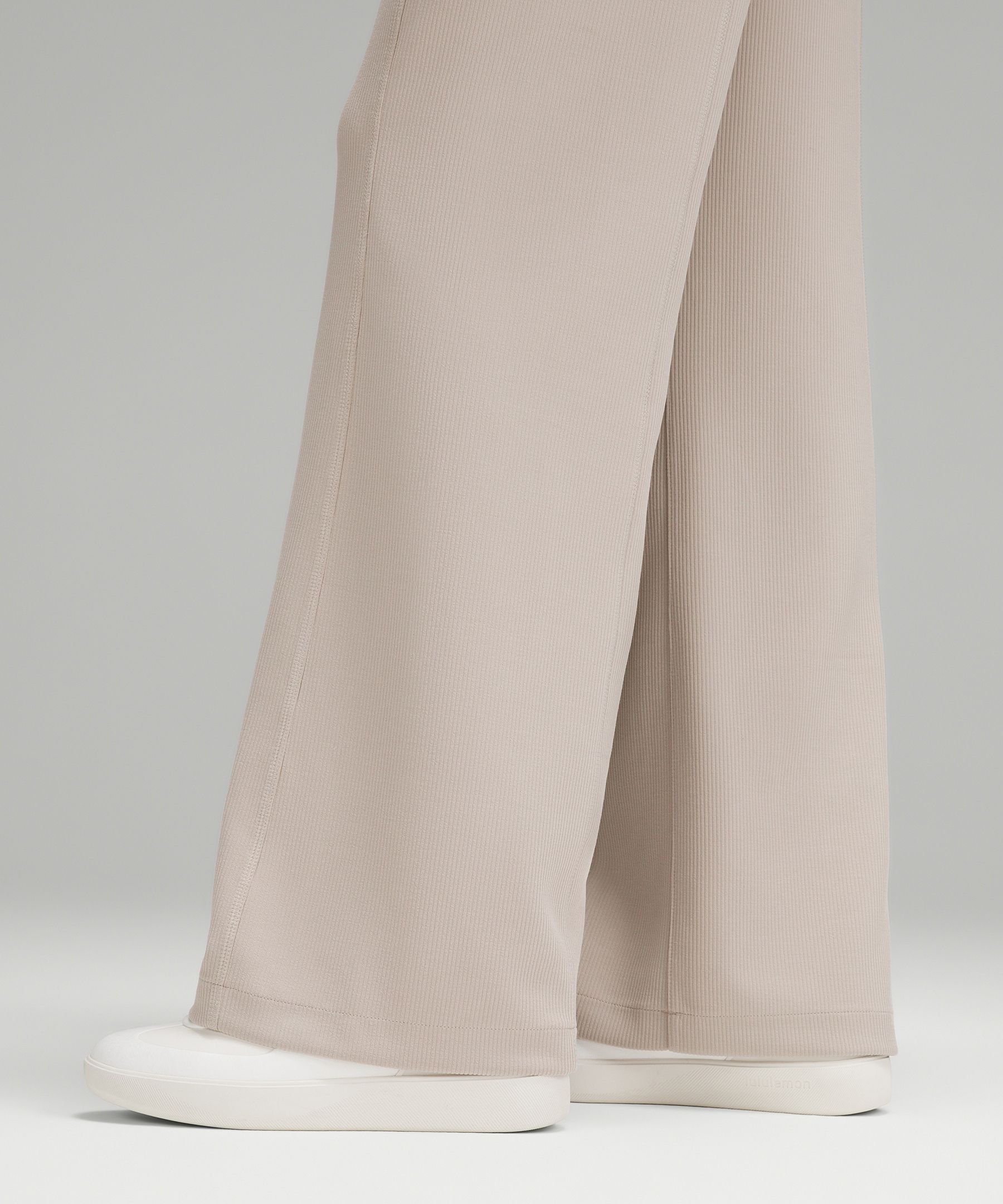 Ribbed Softstreme Mid-Rise Pant 32