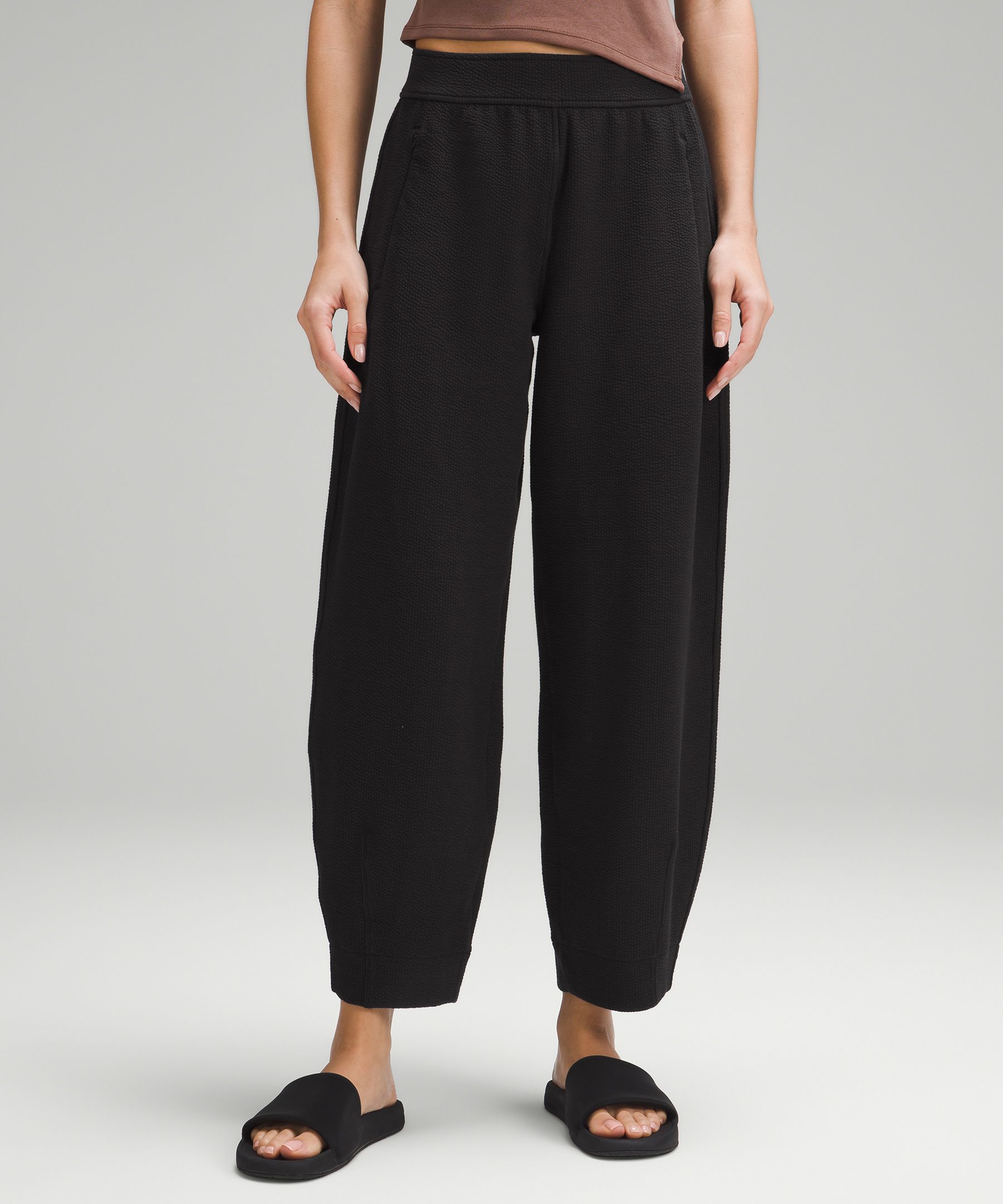 Textured Relaxed-Fit Tapered Mid-Rise Pant