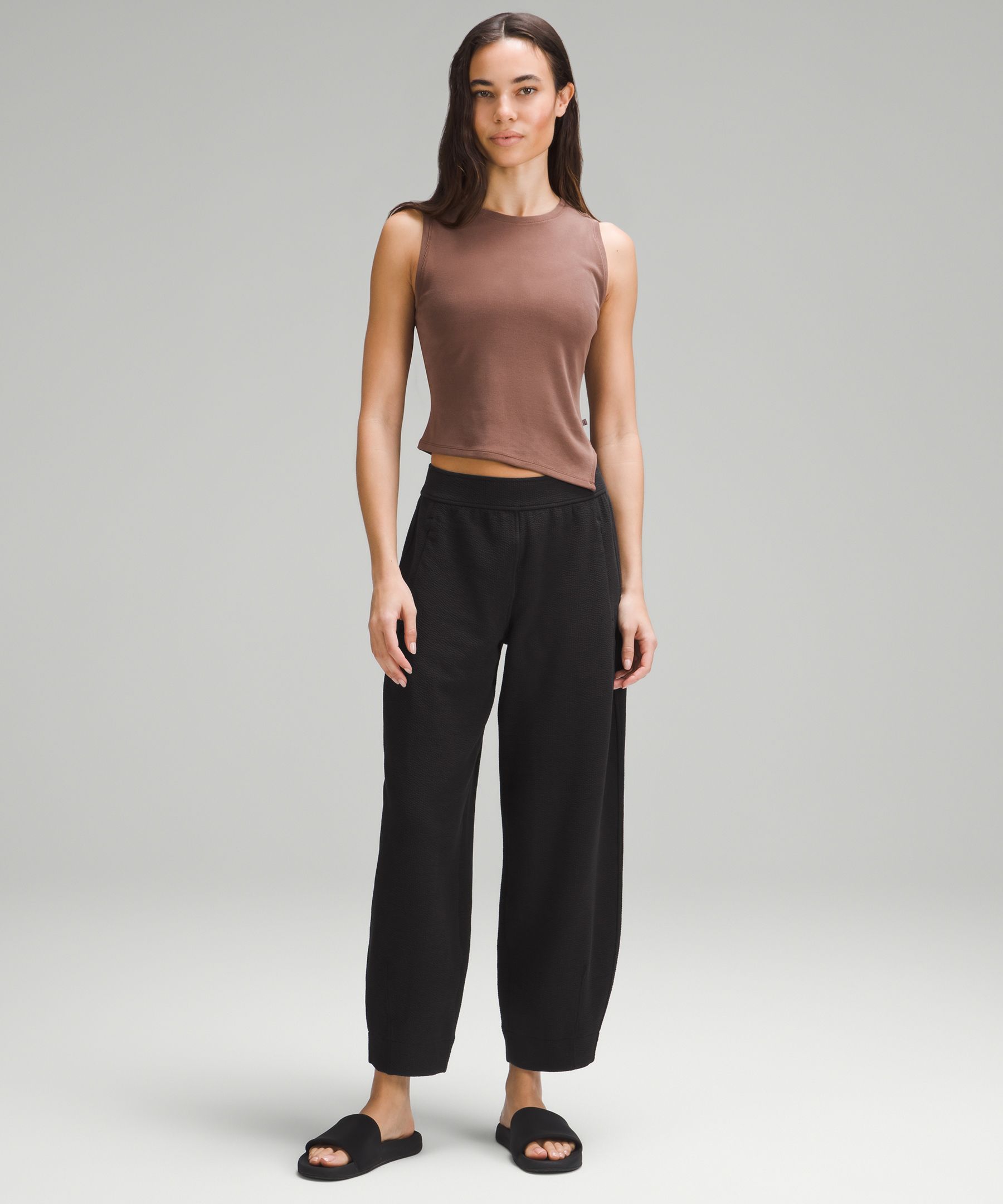 Textured Relaxed-Fit Tapered Mid-Rise Pant