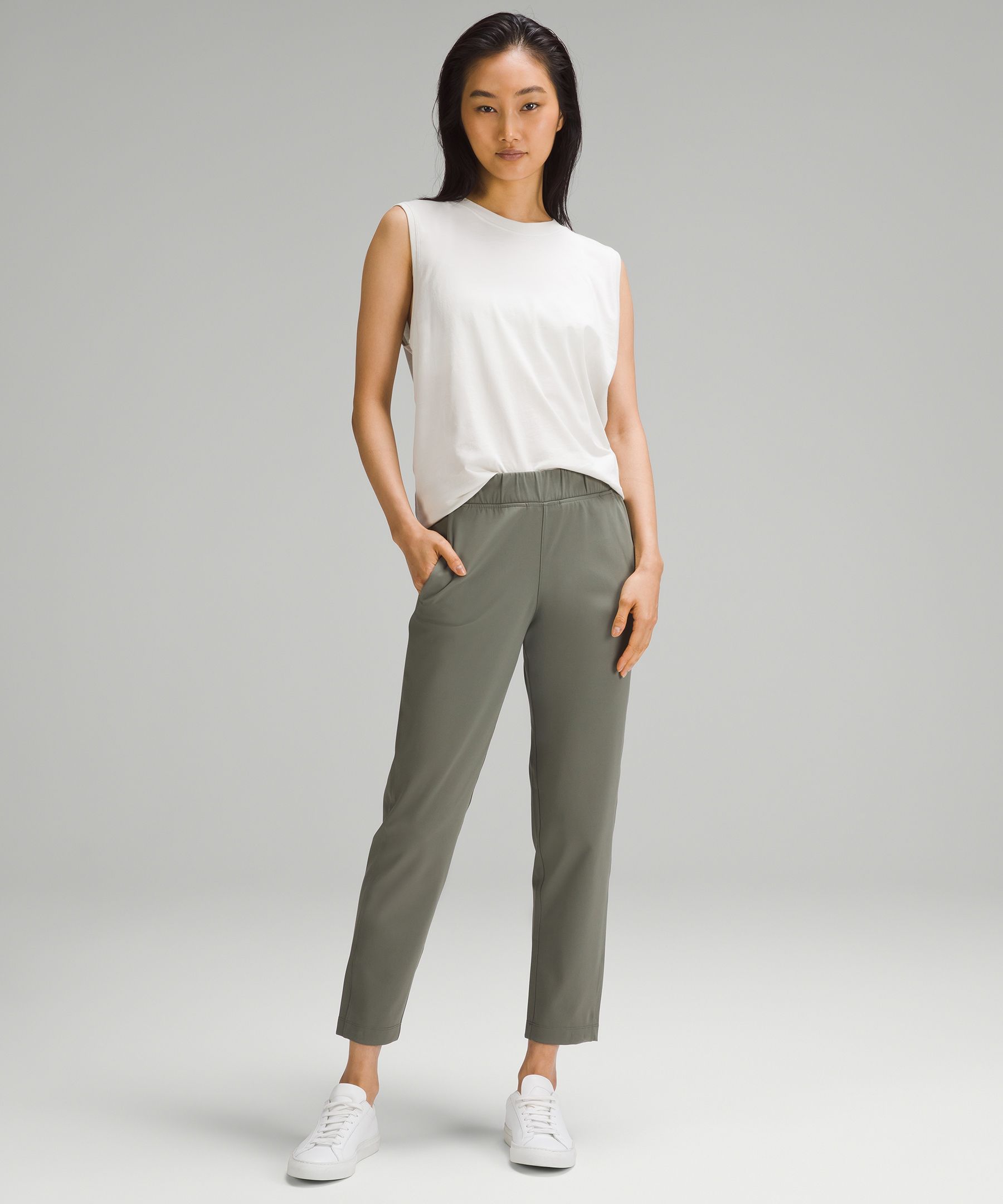 Luxtreme Slim-Fit Pull-On Mid-Rise Pants *Asia Fit