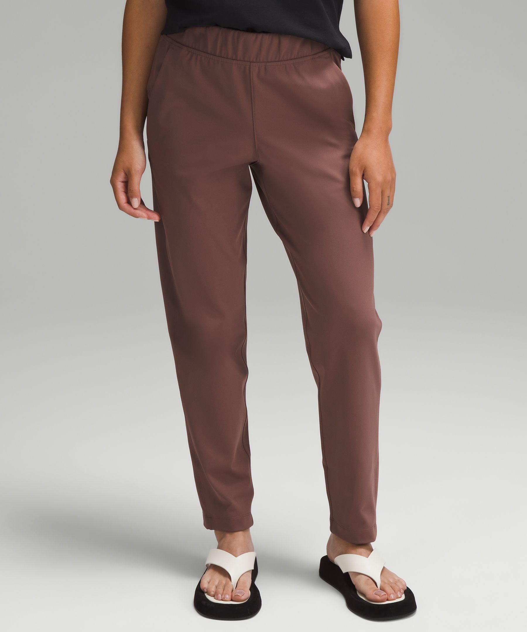 Luxtreme Slim-Fit Pull-On Mid-Rise Pants *Asia Fit