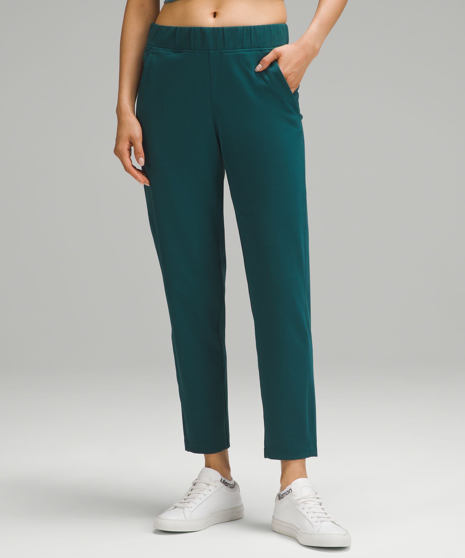 Luxtreme Pull-On Mid-Rise Wide-Leg Pant