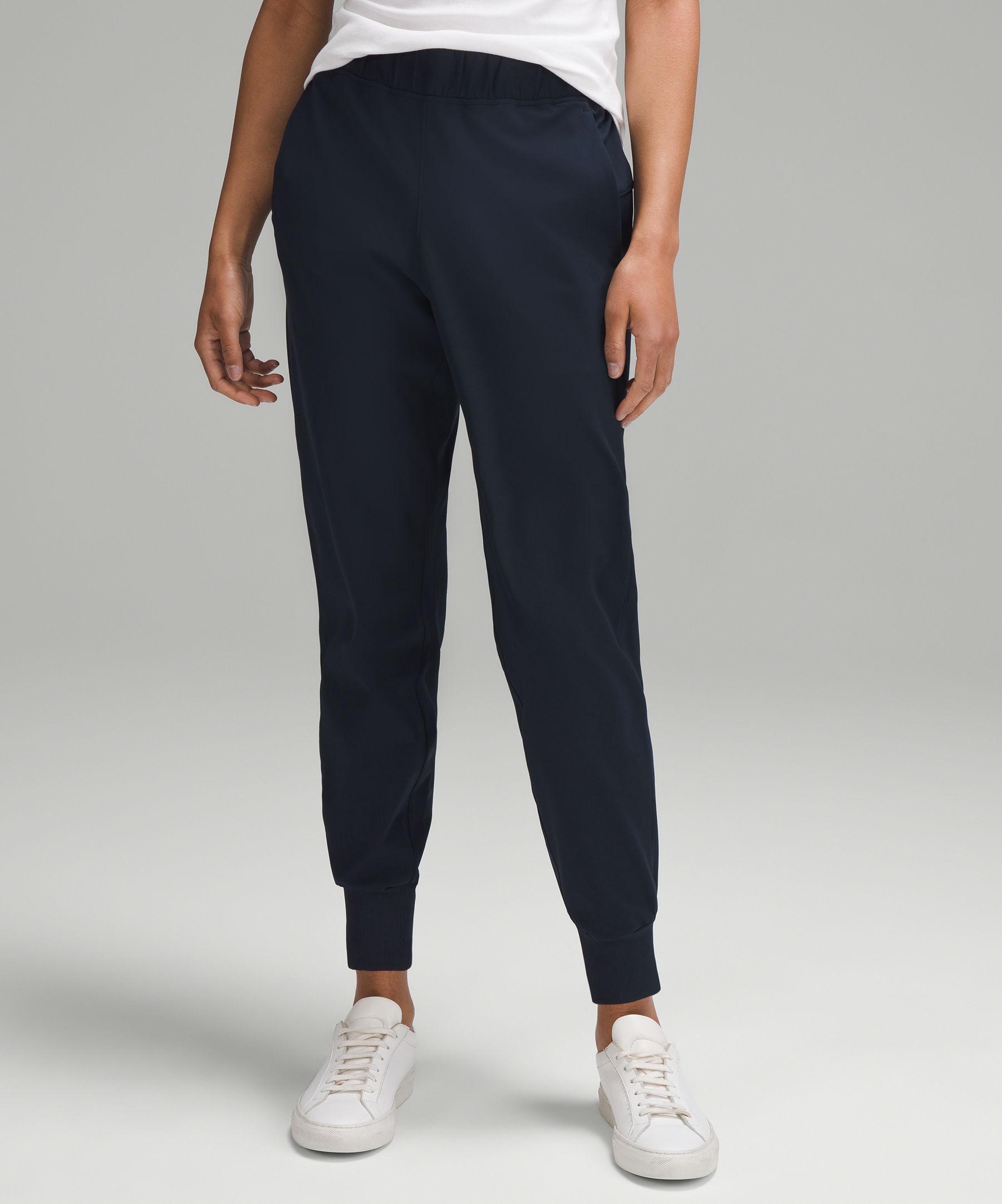 Navy slim discount fit joggers womens