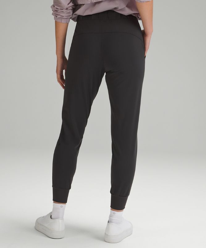 Luxtreme Slim-Fit Mid-Rise Jogger *Asia Fit