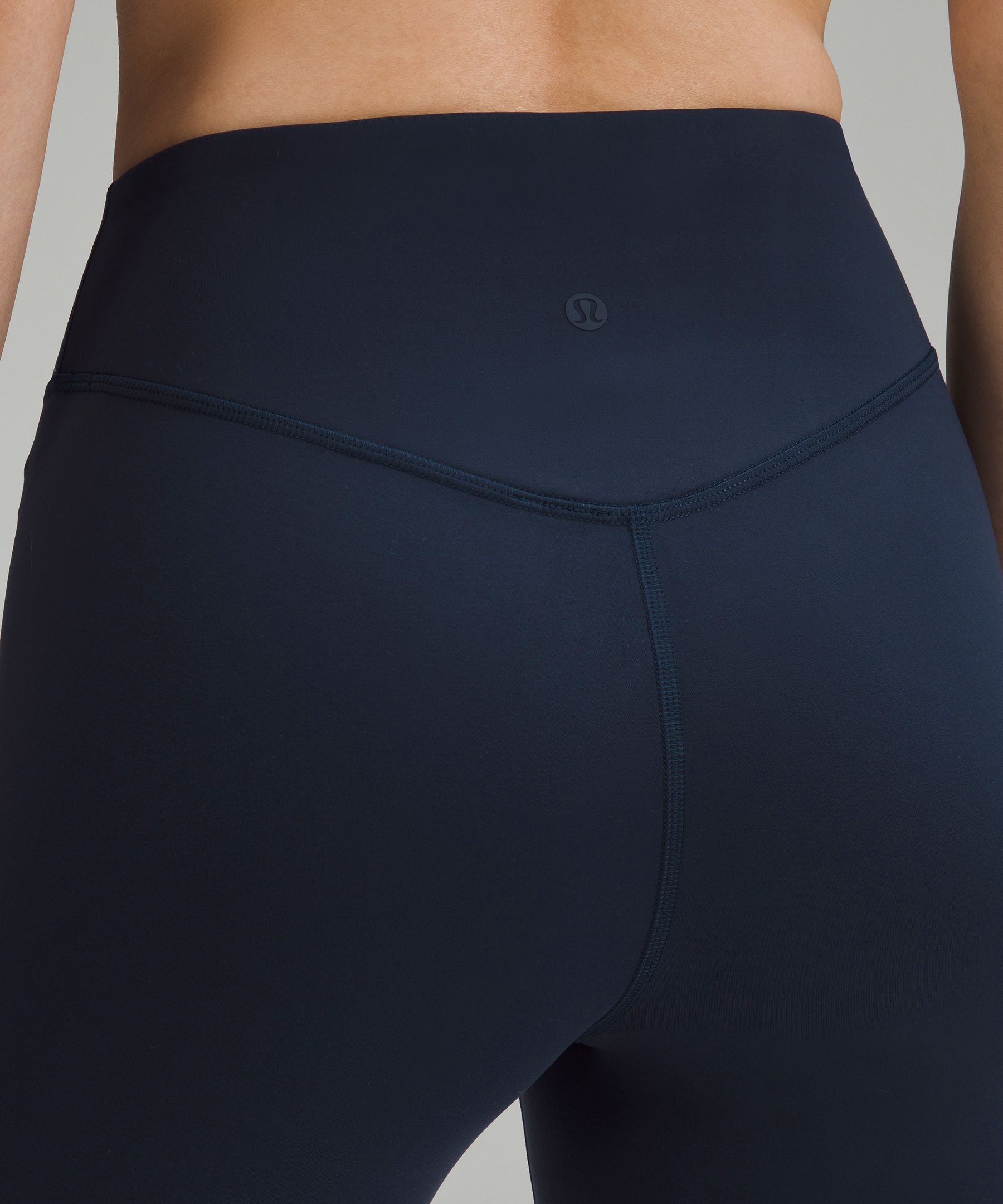 STUNNING LULULEMON WINDER UNDER CAPRI BLUE GEOMETRIC LEGGINGS