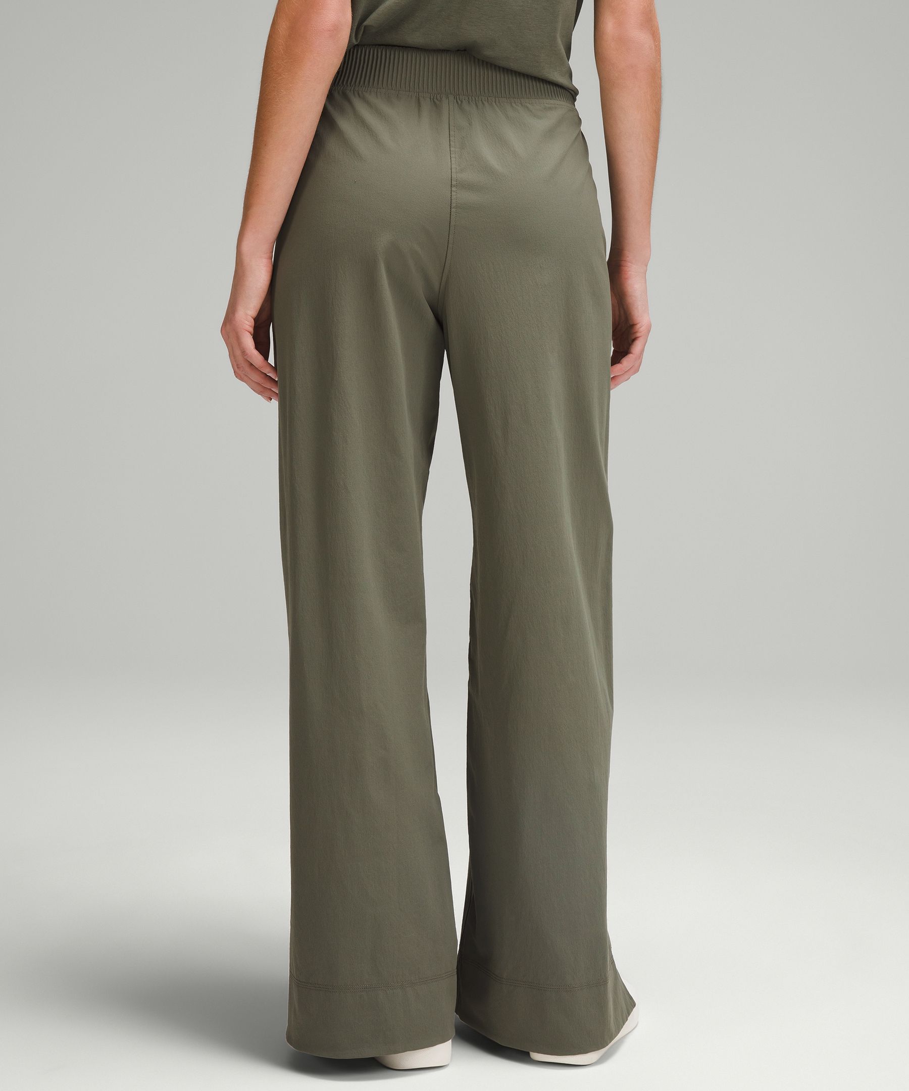 Stretch Woven High-Rise Wide-Leg Pant