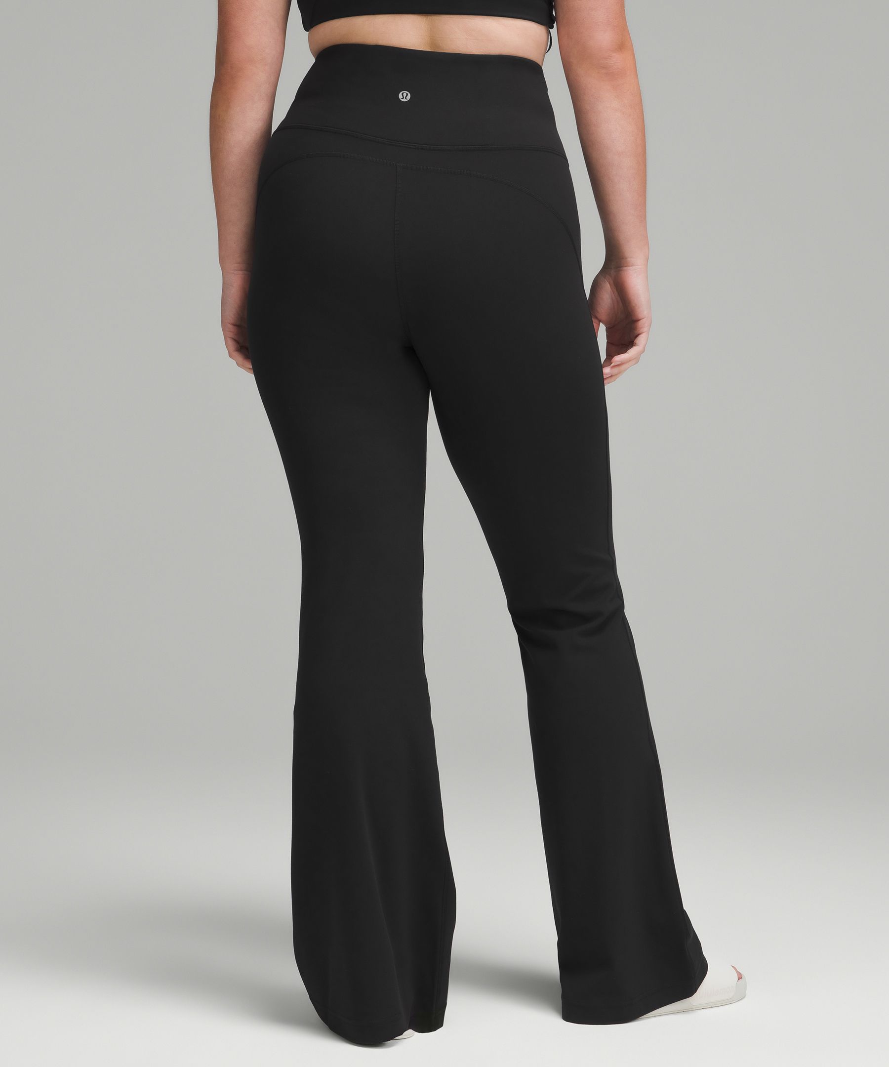 ナンシーちゃん 新品　Lululemon Groove パンツ黒S(2) ナンシーちゃん 新品 Lululemon Groove パンツ黒S(2) Groove
