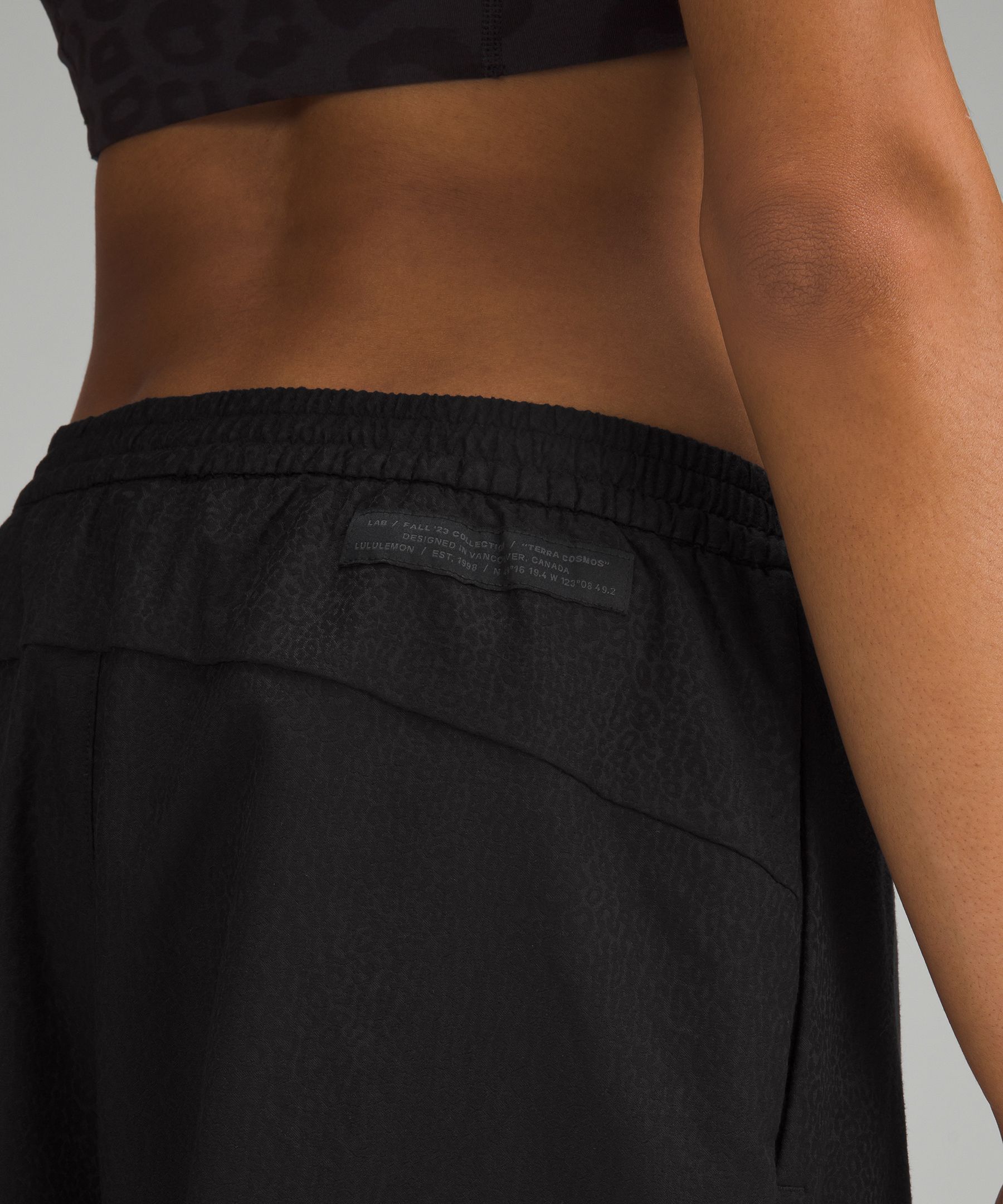 lululemon lab Jacquard Wide-Leg Pant / Material being scratchy : r/lululemon