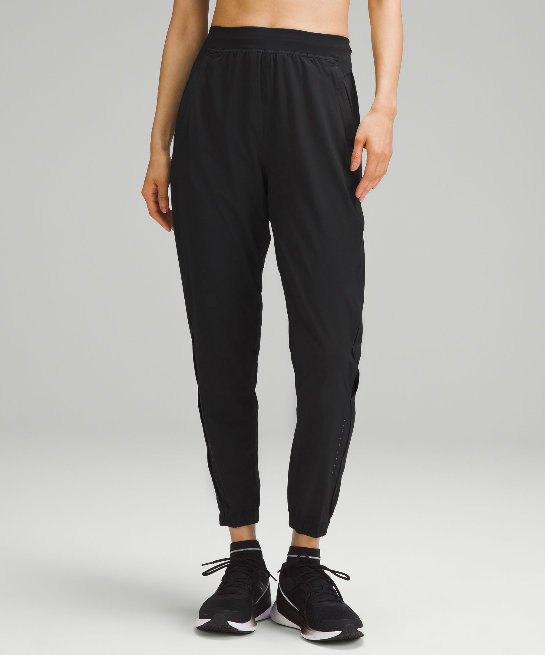 Trying on the new adapted state airflow jogger from lululemon