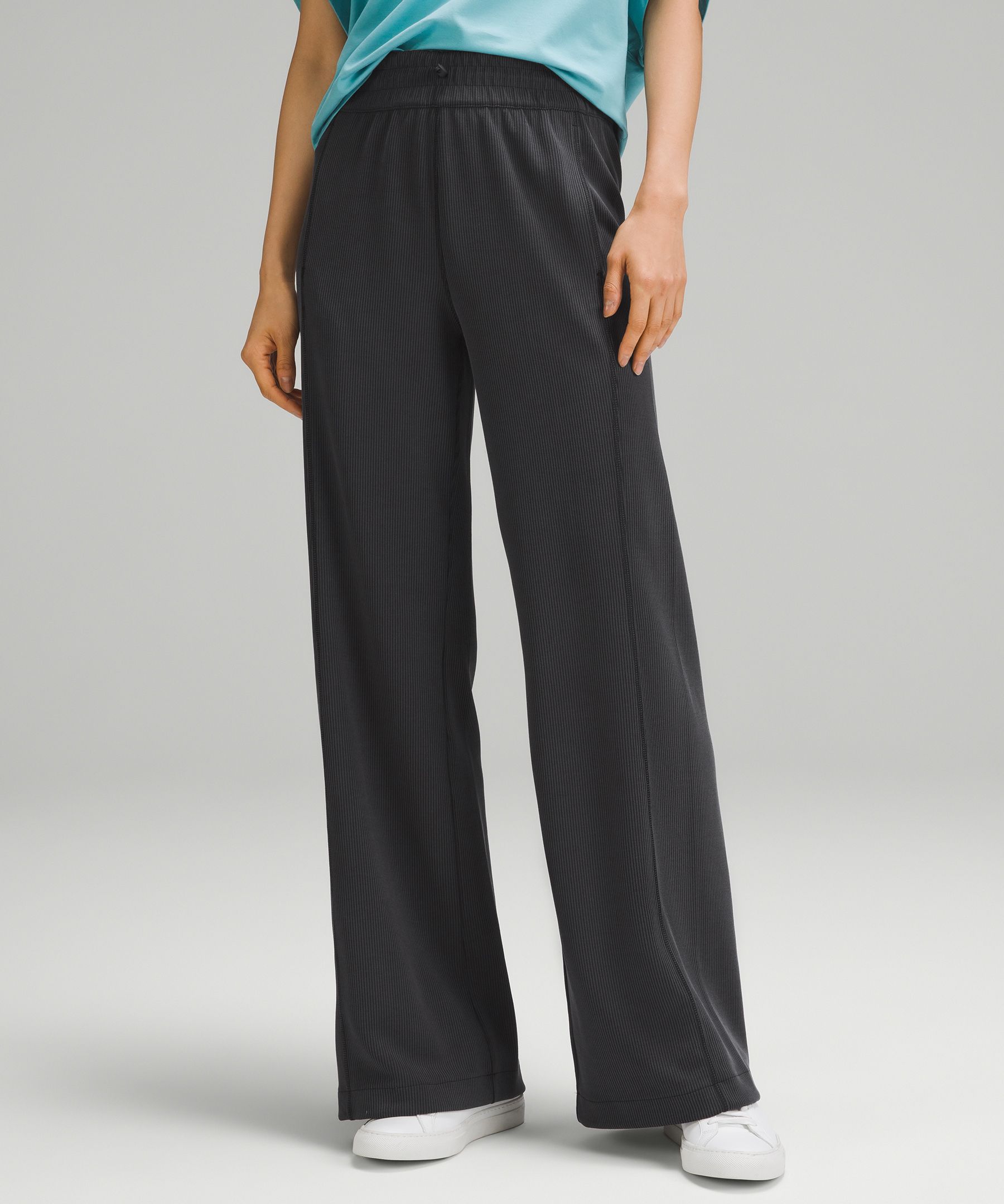 Ribbed Softstreme Mid-Rise Pant 30