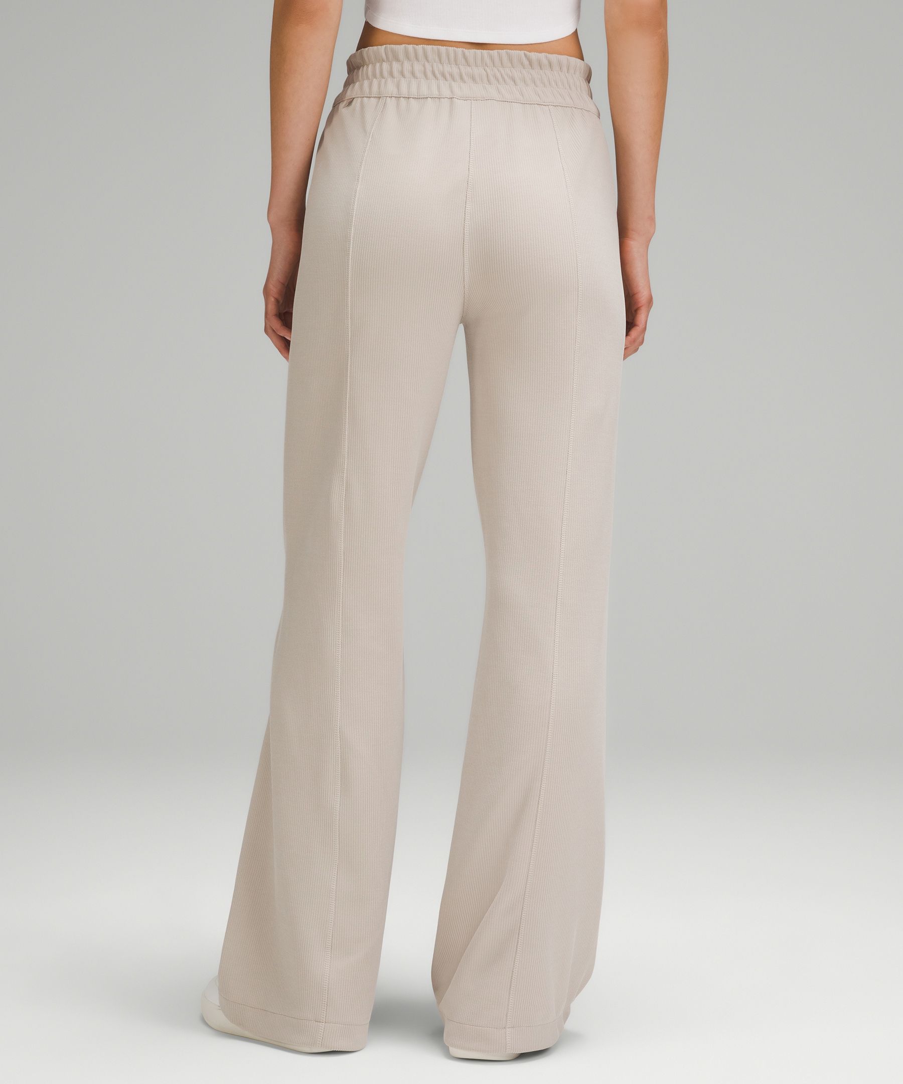 Ribbed Softstreme Mid-Rise Pant 30