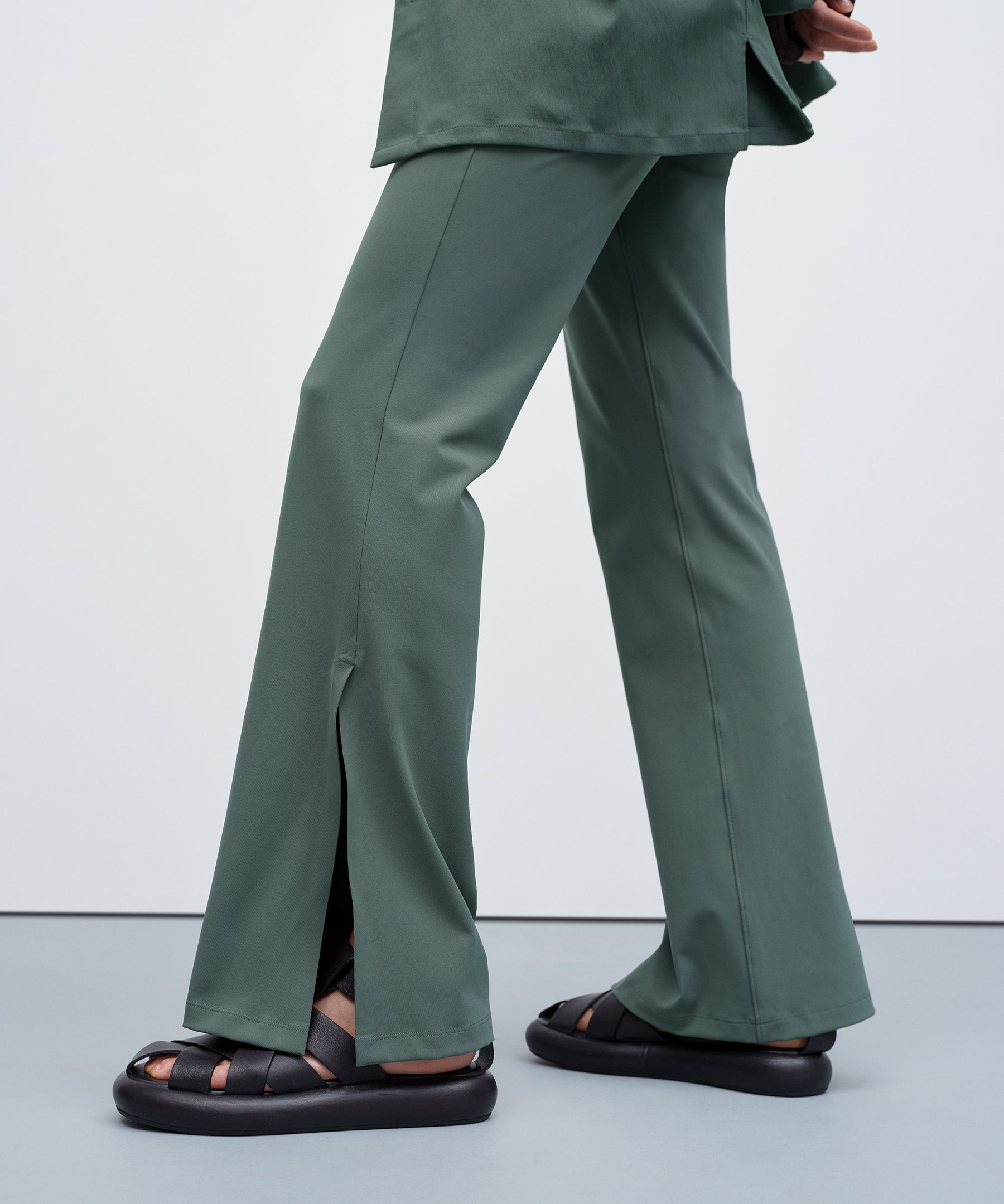 Smooth Fit Split-Hem High-Rise Flared Pants