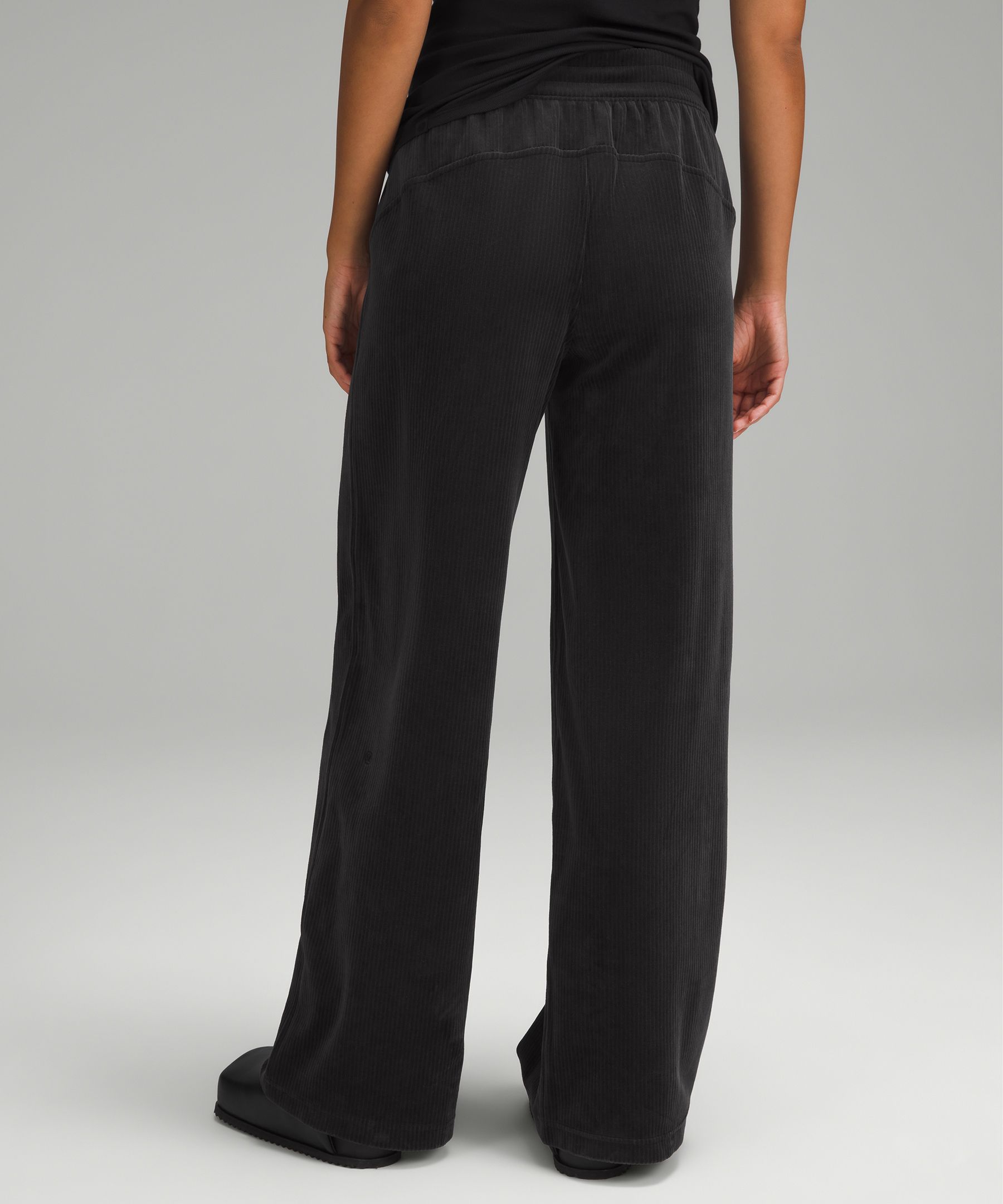 Scuba Mid-Rise Straight-Leg Pant 7/8 Length Velvet Cord