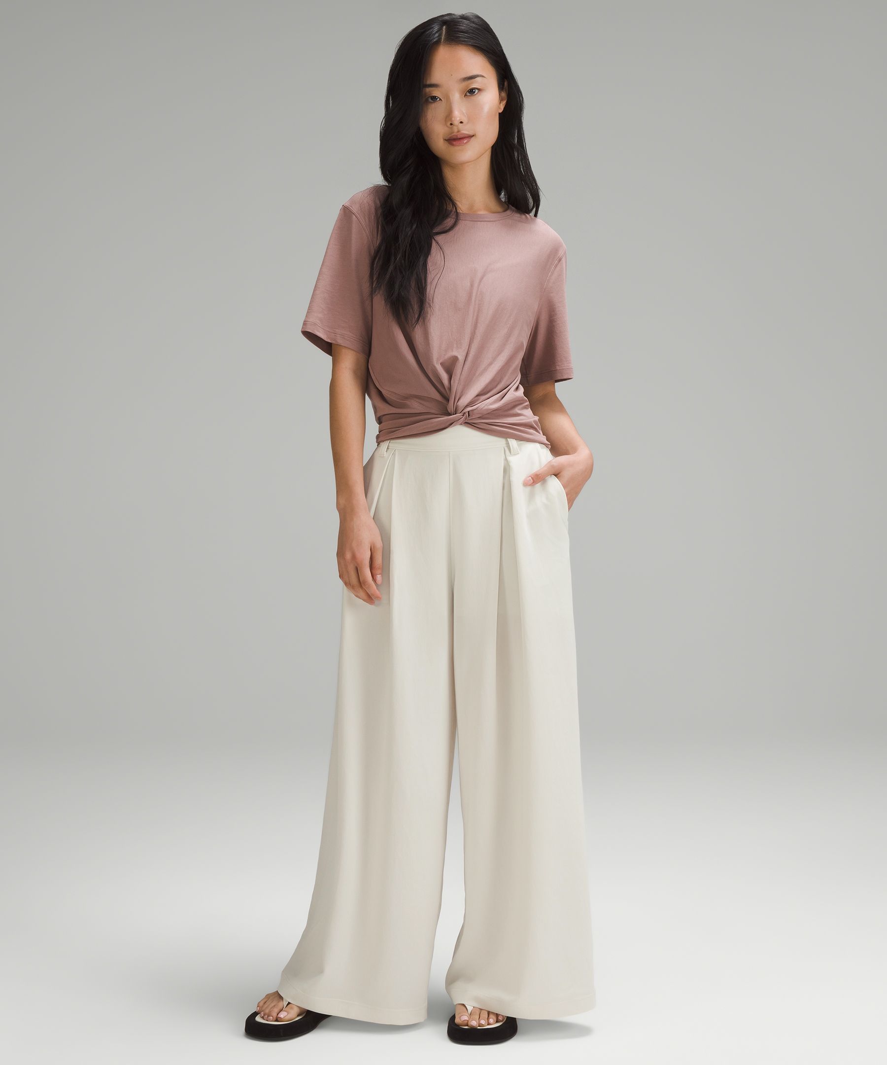 Pleated High-Rise Wide-Leg Trouser 27 *Asia Fit