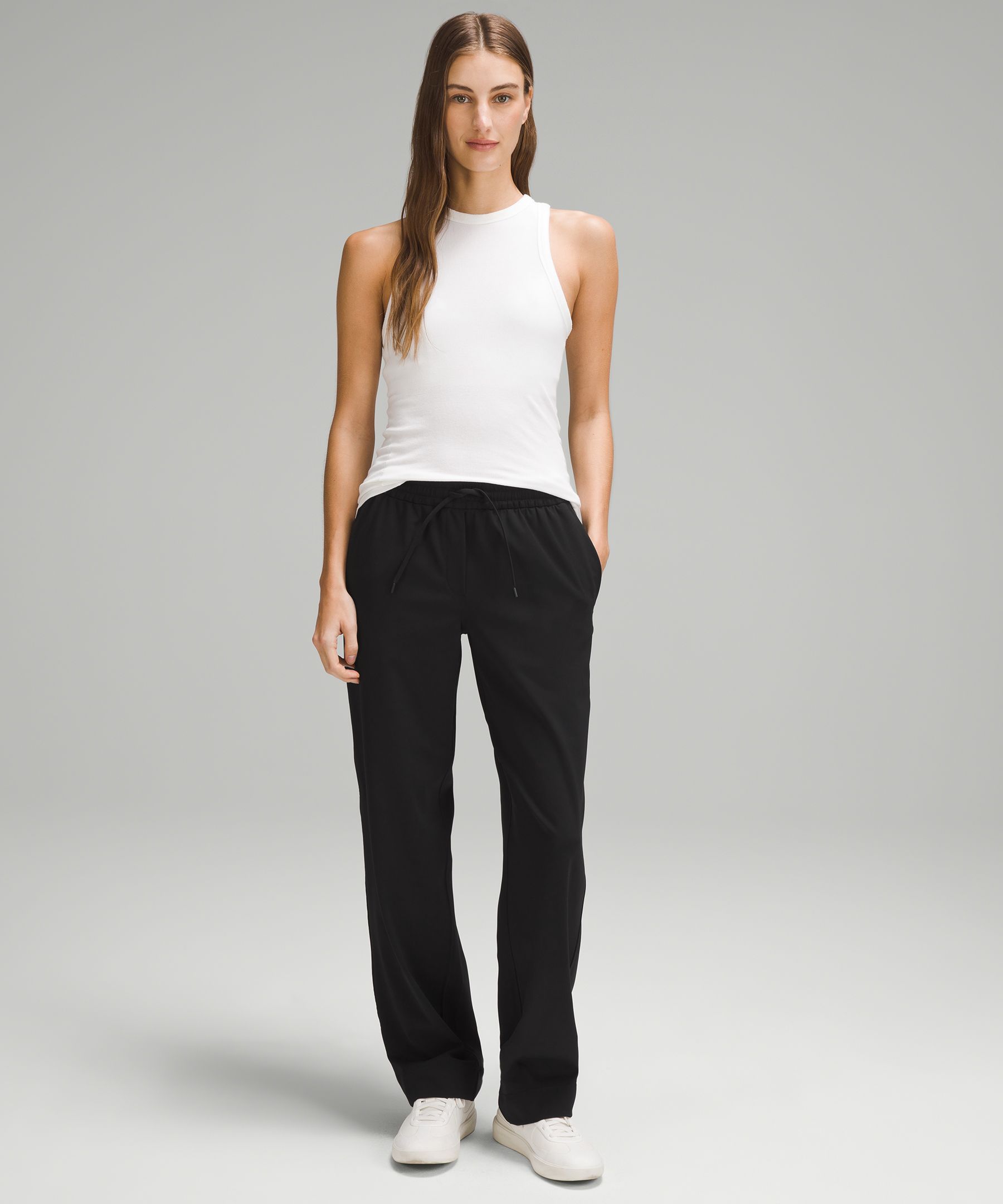 Straight-Leg Mid-Rise Pant Luxtreme *Regular