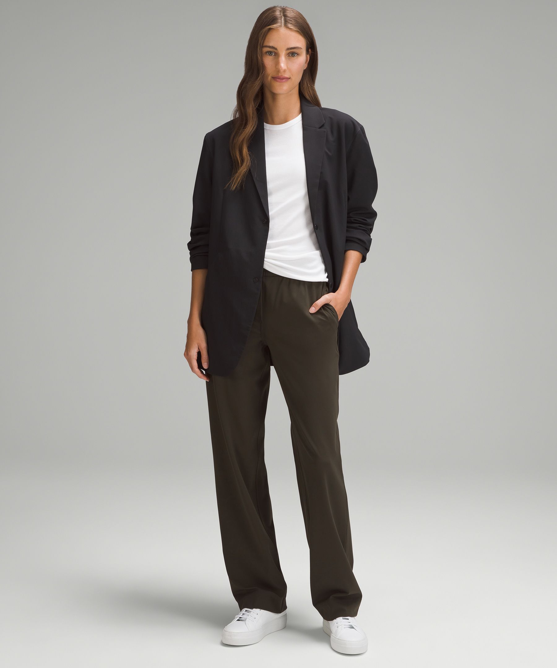 Straight-Leg Mid-Rise Pant Luxtreme *Regular