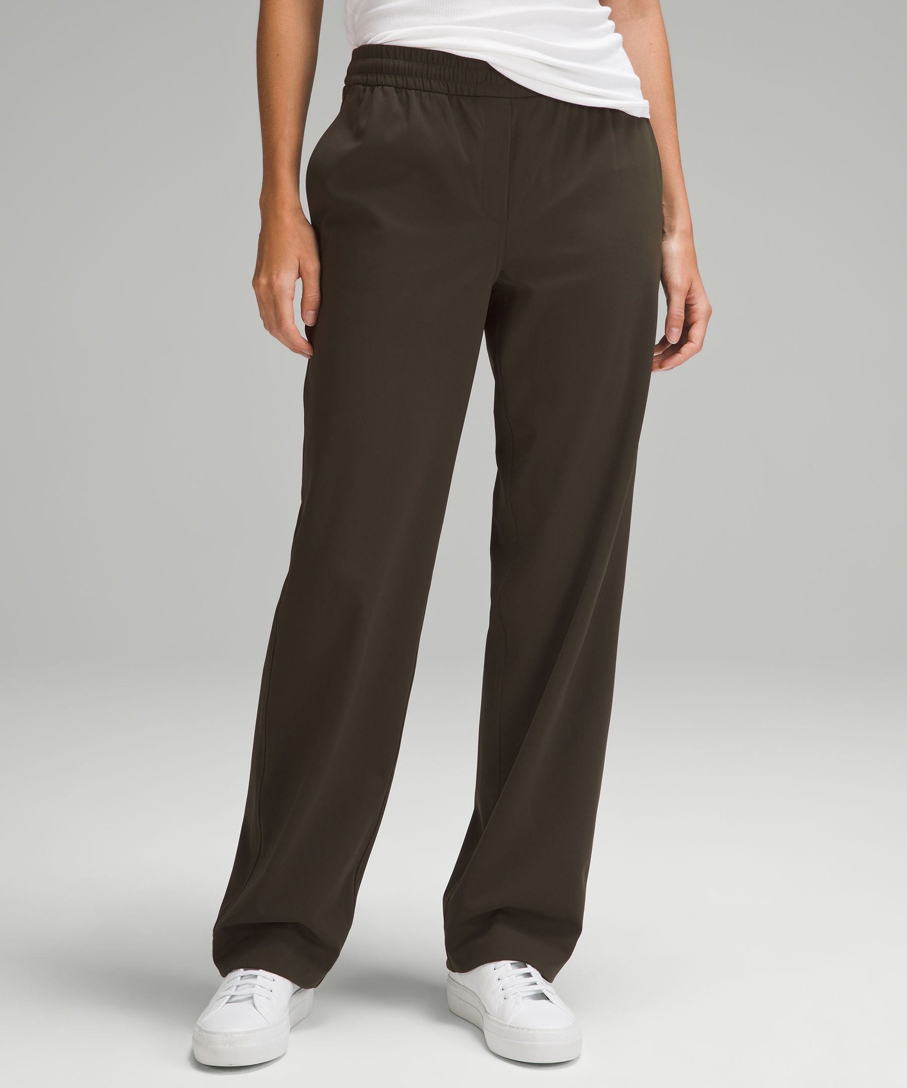 Straight-Leg Mid-Rise Pant Luxtreme *Regular