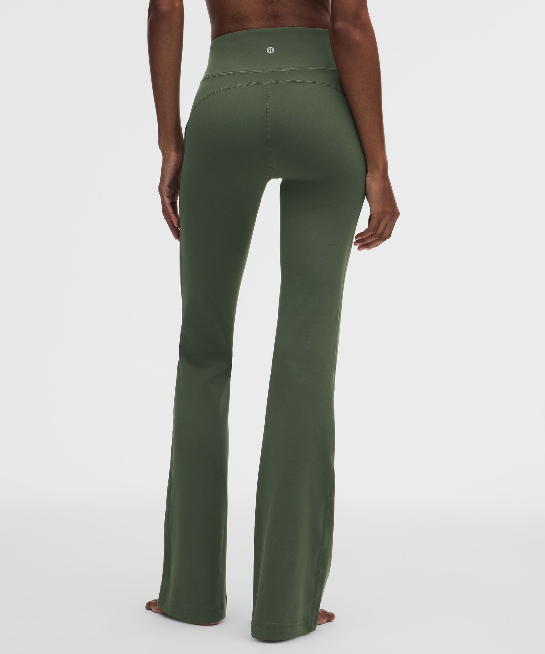 Leggings acampanados Groove de talle alto con bolsillos, 83&nbsp;cm