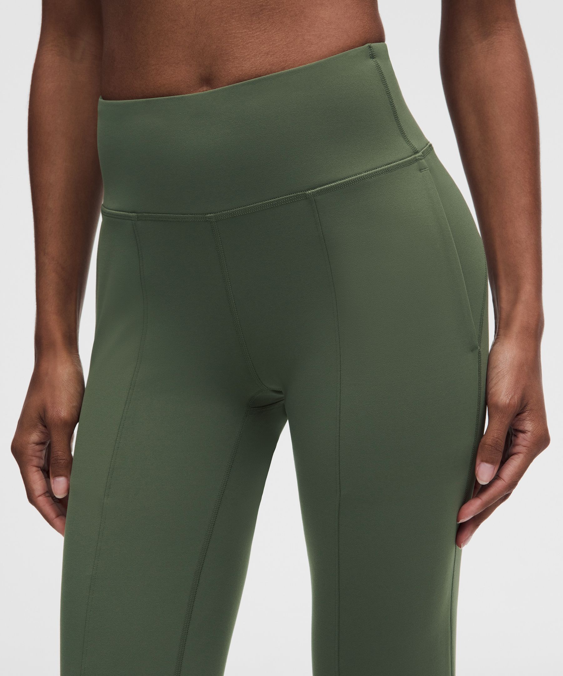 Leggings acampanados Groove de talle alto con bolsillos, 83&nbsp;cm