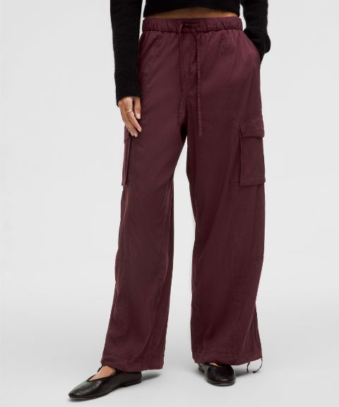 Lululemon Lightweight Adjustable Mid-Rise Cargo Pant