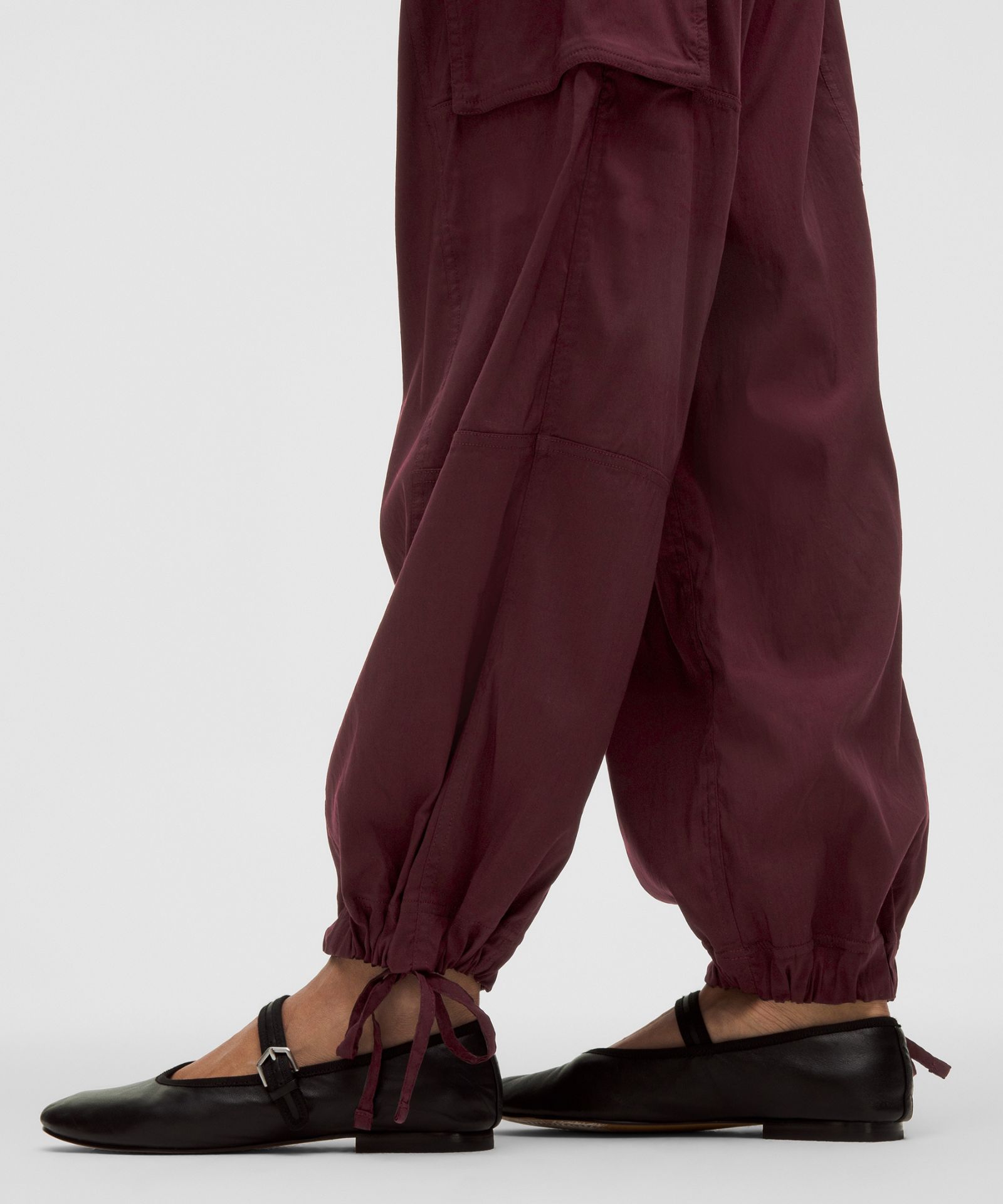 Lululemon Lightweight Adjustable Mid-Rise Cargo Pant — фото 7