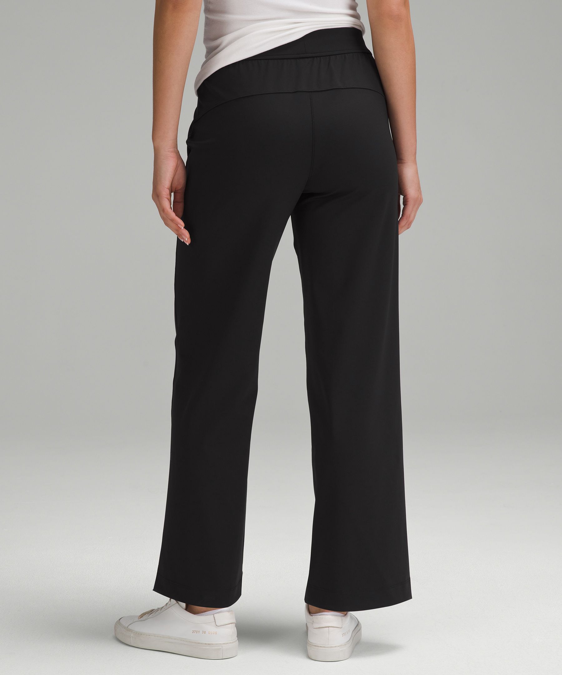 Luxtreme Pull-On Mid-Rise Wide-Leg Pant