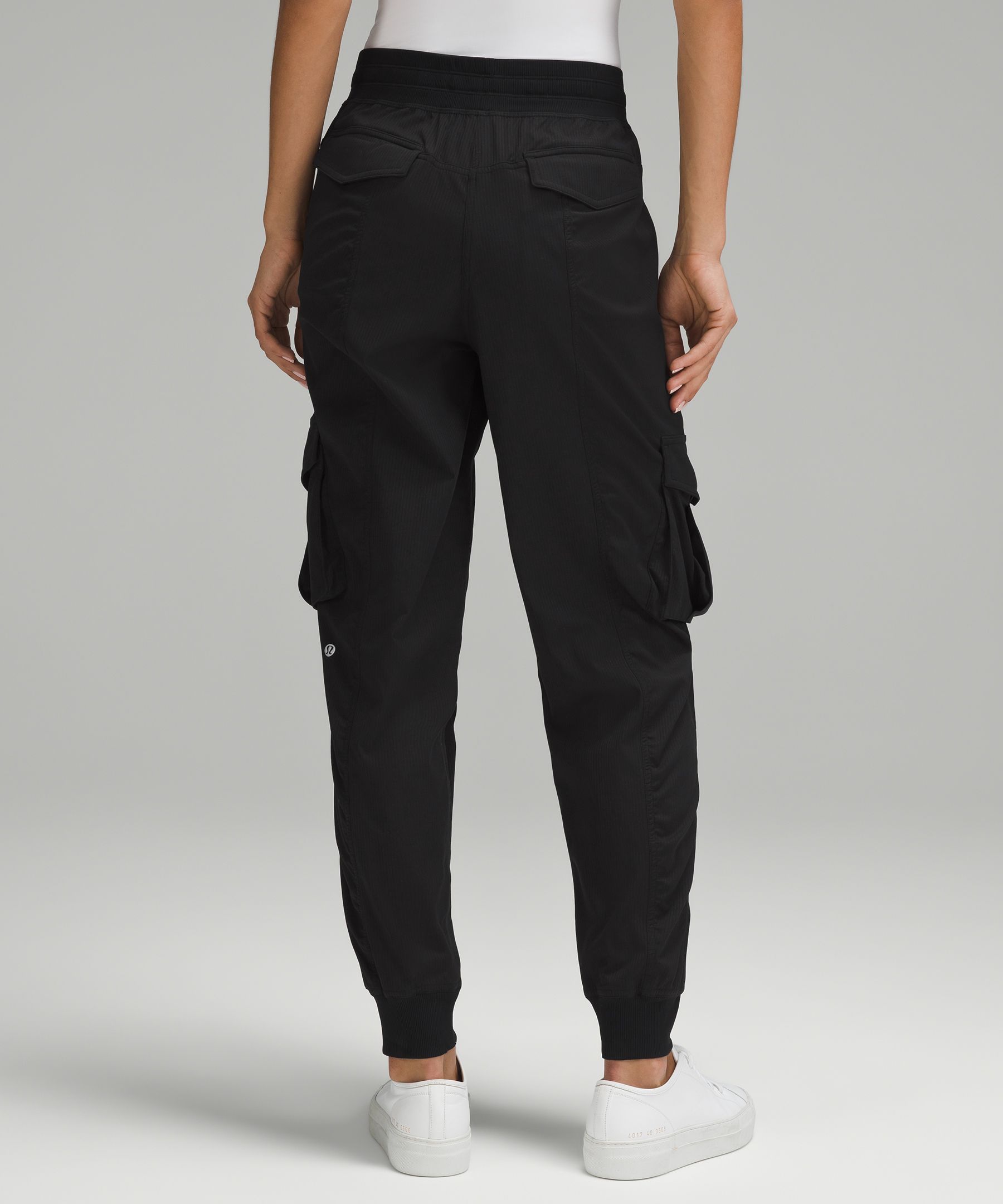 Womens Yoga Dance Studio Jogger 29 Loose Sports Running Trousers Mens With  Woven Pockets For Running, Gym, And Casual Wear Tig8368986 From G2be, $25.2
