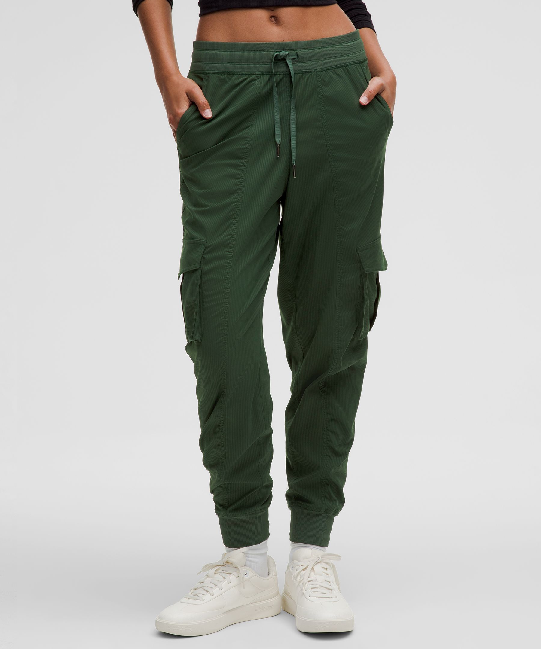 Dance Studio Relaxed-Fit Mid-Rise Cargo Jogger - Green