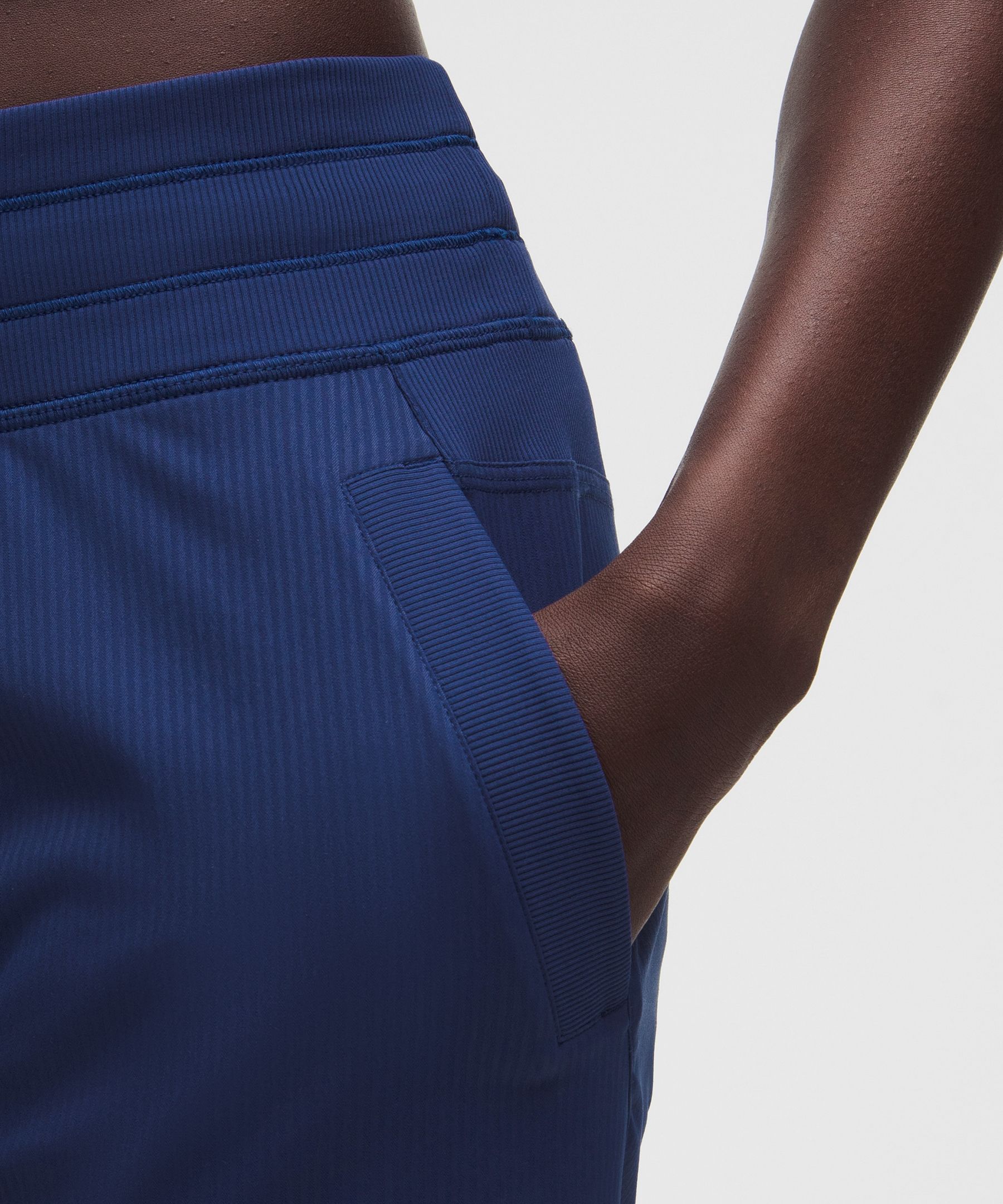 Dance Studio Mid-Rise Pant *Short