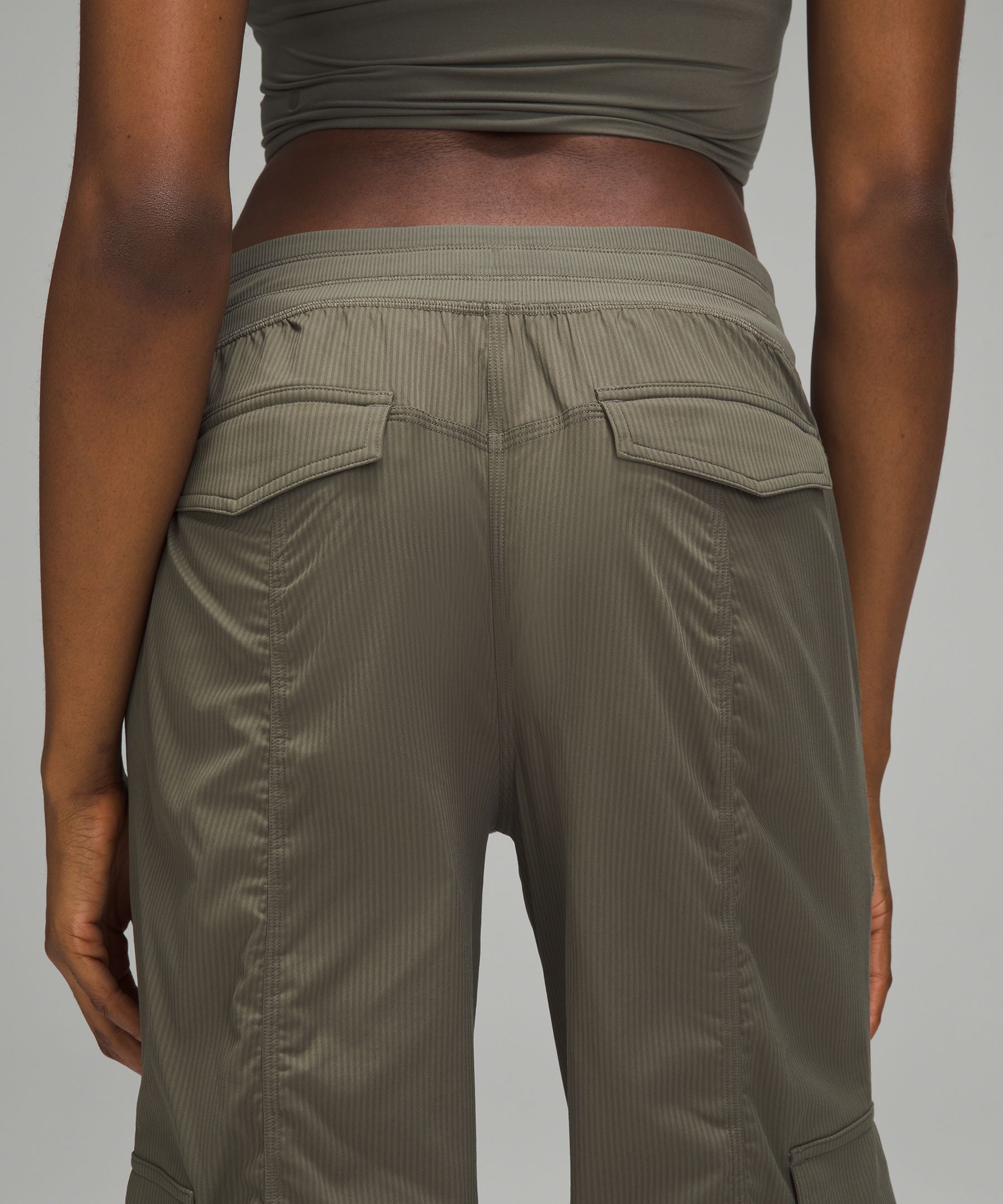 Dance Studio Relaxed-Fit Mid-Rise Cargo Pant