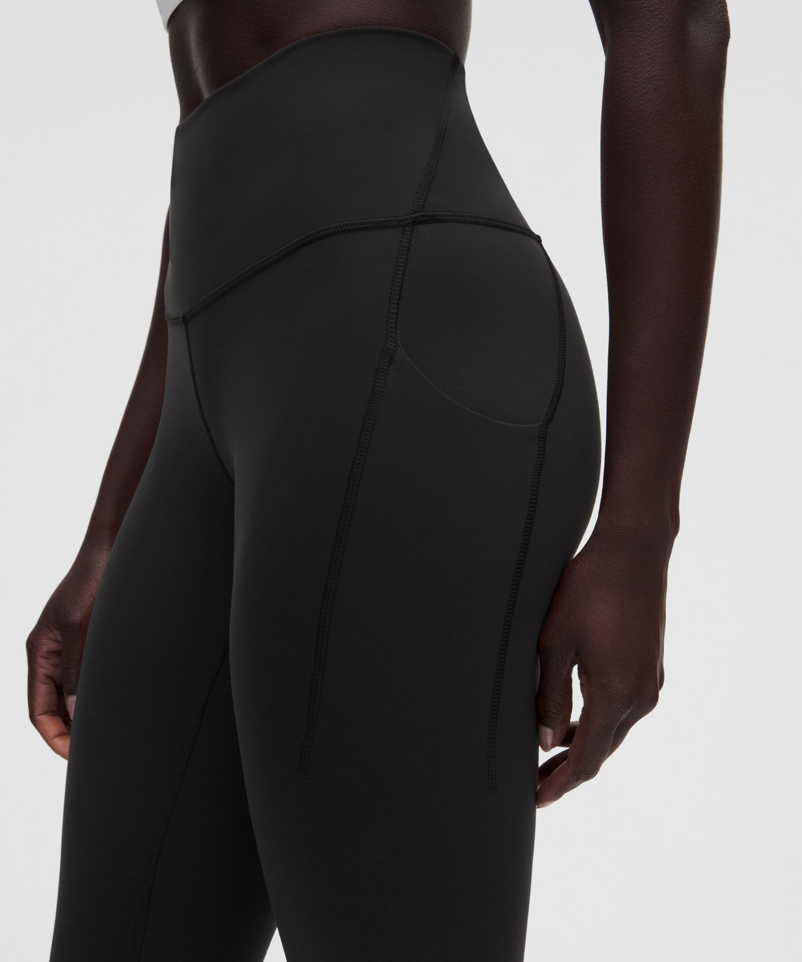 Женские леггинсы Lululemon Wunder Train с высокой посадкой и карманами — фото 5