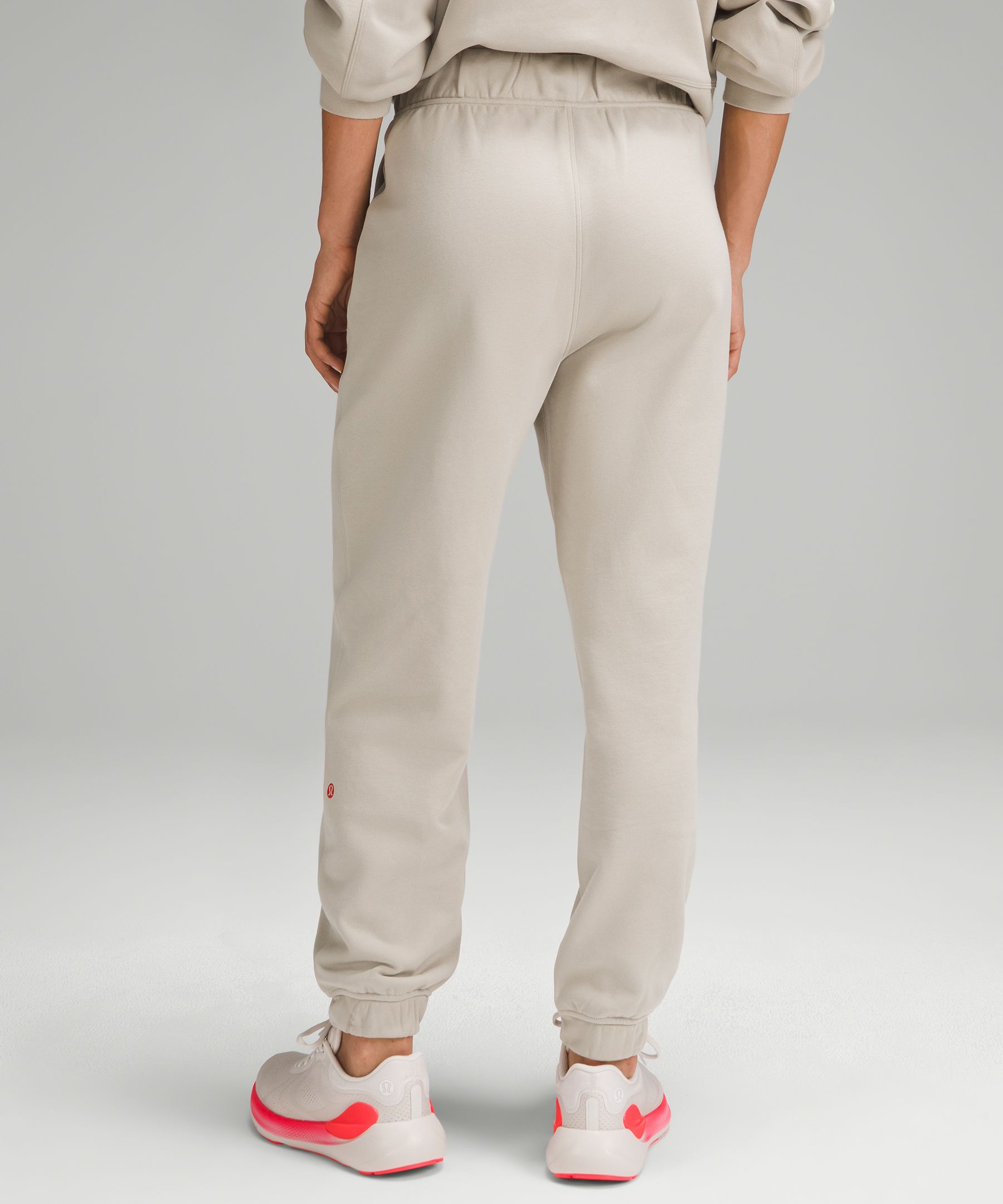 Team Canada Relaxed-Fit High-Rise Jogger *CPC Logo | Women's Joggers