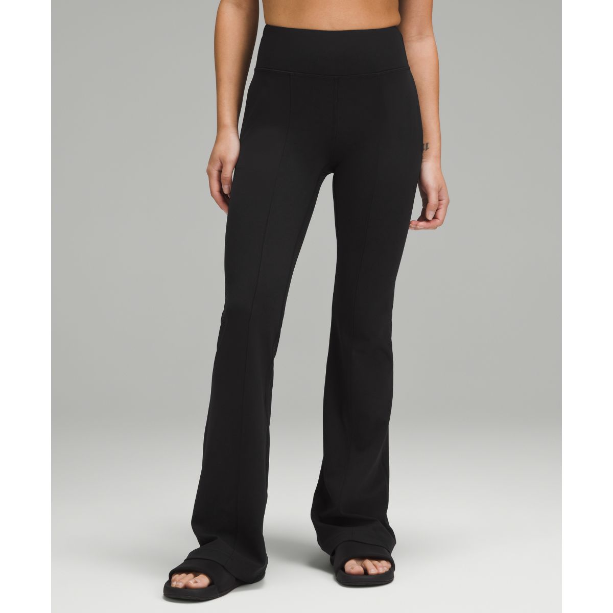 Groove High-Rise Flared Pants with Pockets 30" Asia Fit